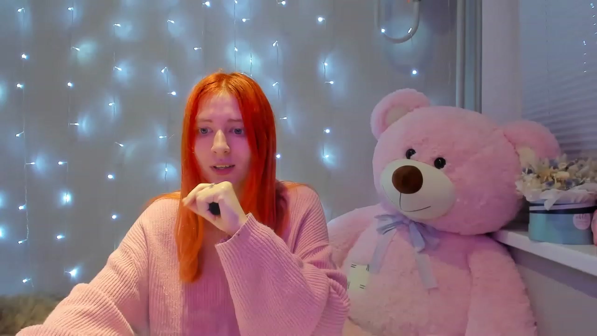 Gallery image thumbnail from Red_Succubus's myfreecams stream on, 12/27/2022, 21:21 image 11 of 20