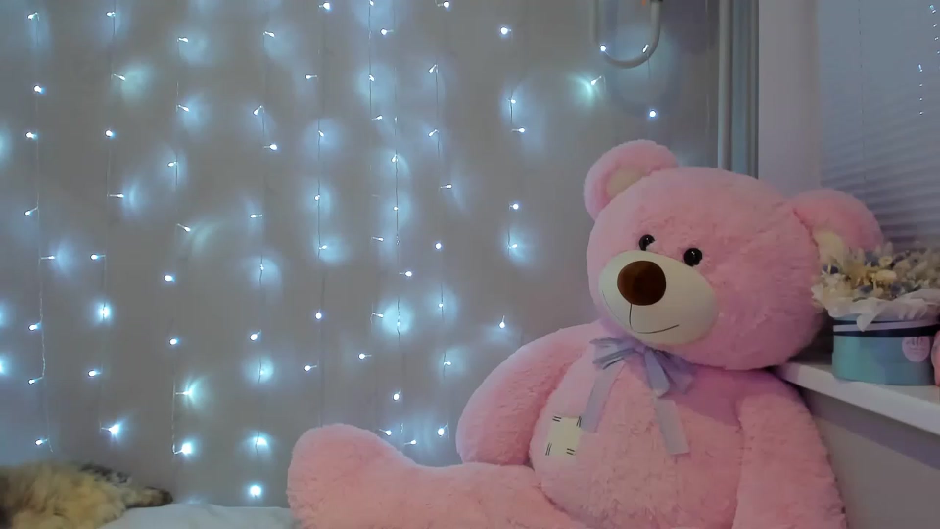 Gallery image thumbnail from Red_Succubus's myfreecams stream on, 12/27/2022, 21:21 image 10 of 20