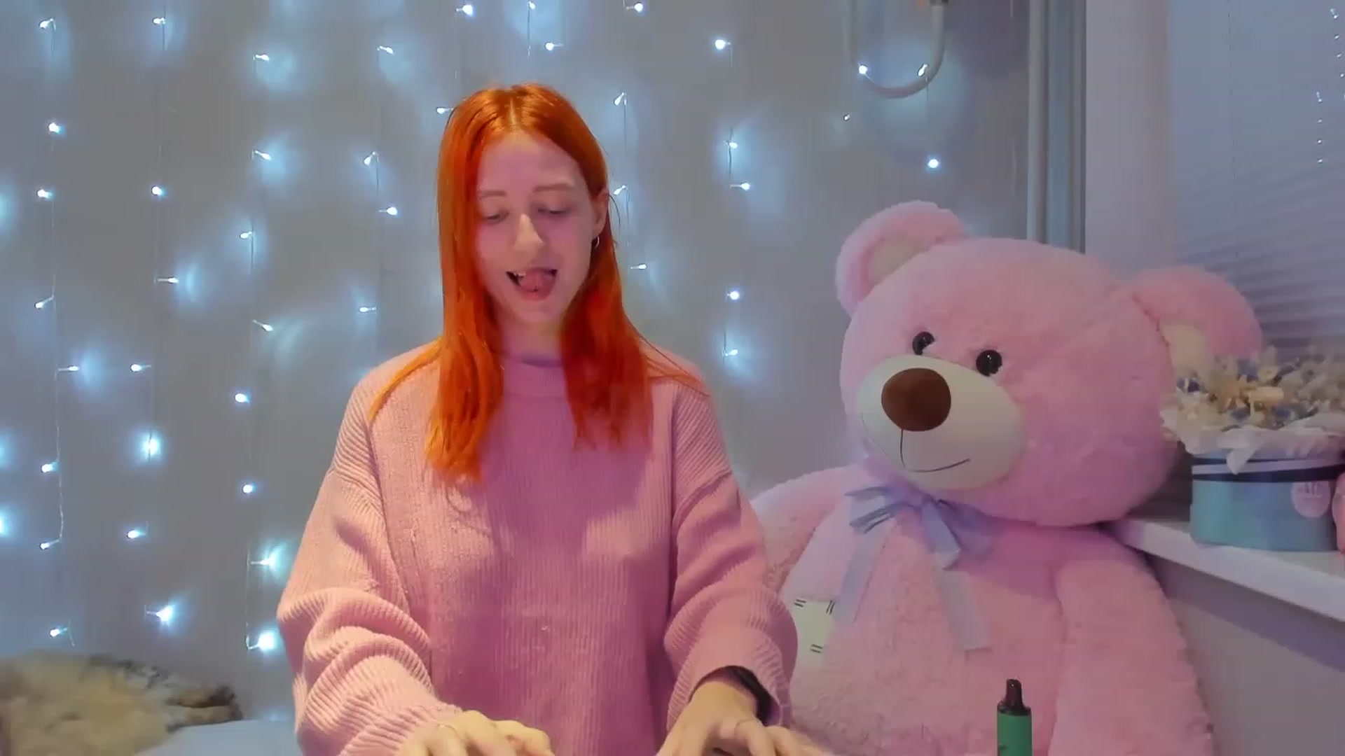Gallery image thumbnail from Red_Succubus's myfreecams stream on, 12/27/2022, 21:21 image 13 of 20