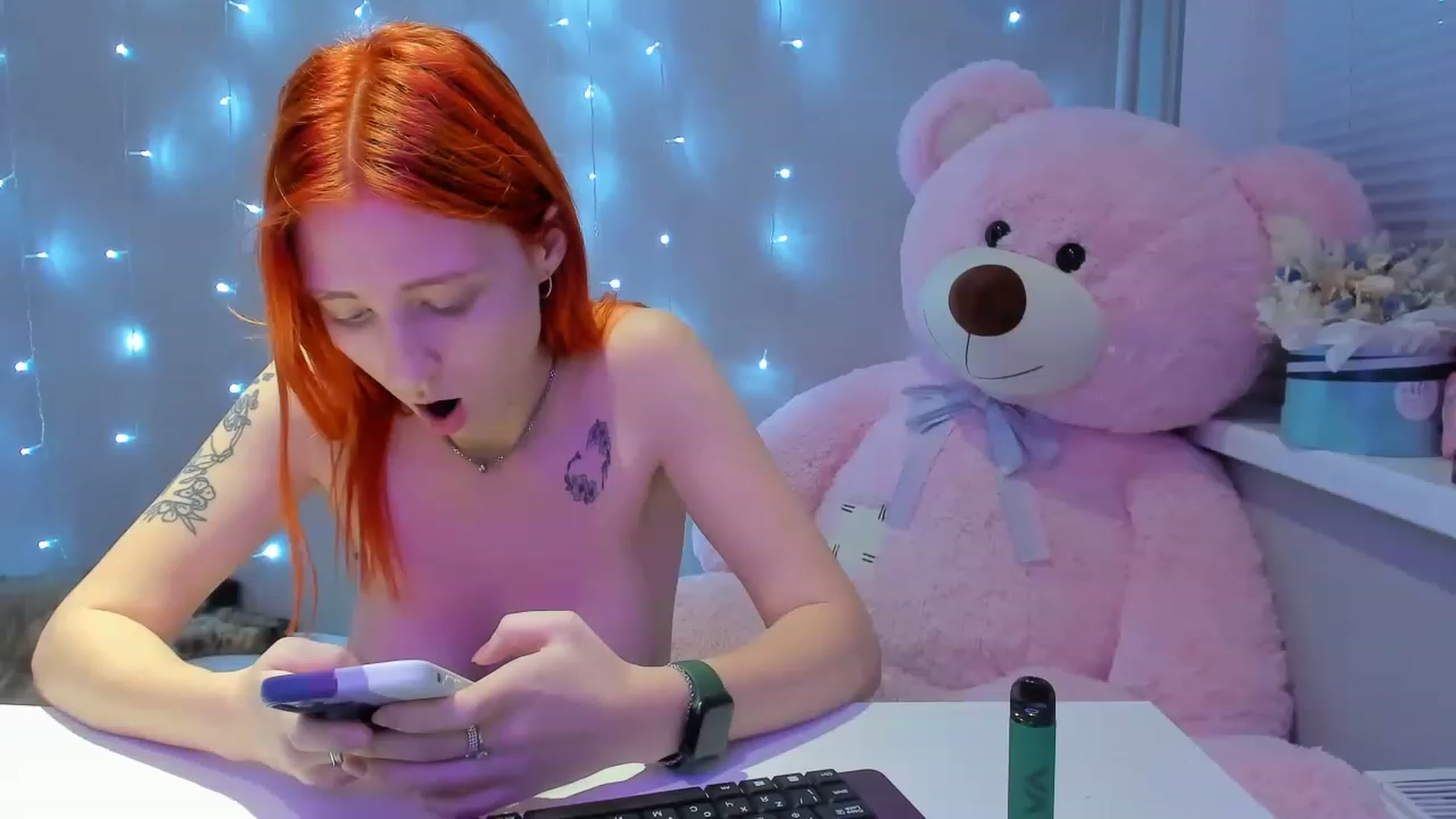 Gallery image thumbnail from Red_Succubus's myfreecams stream on, 12/27/2022, 21:21 image 4 of 20