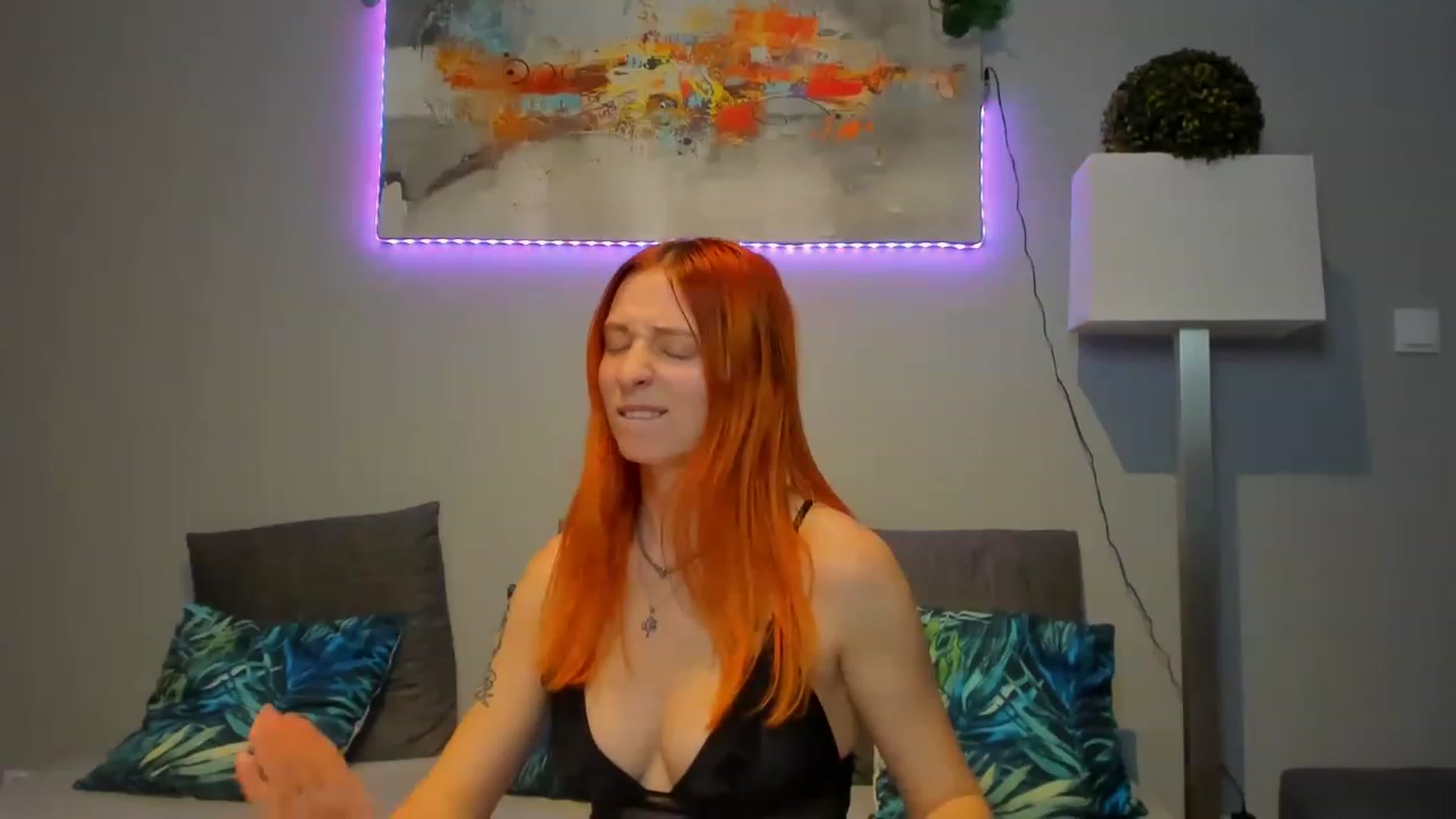 Gallery image thumbnail from Red_Succubus's myfreecams stream on, 03/30/2023, 22:15 image 6 of 20