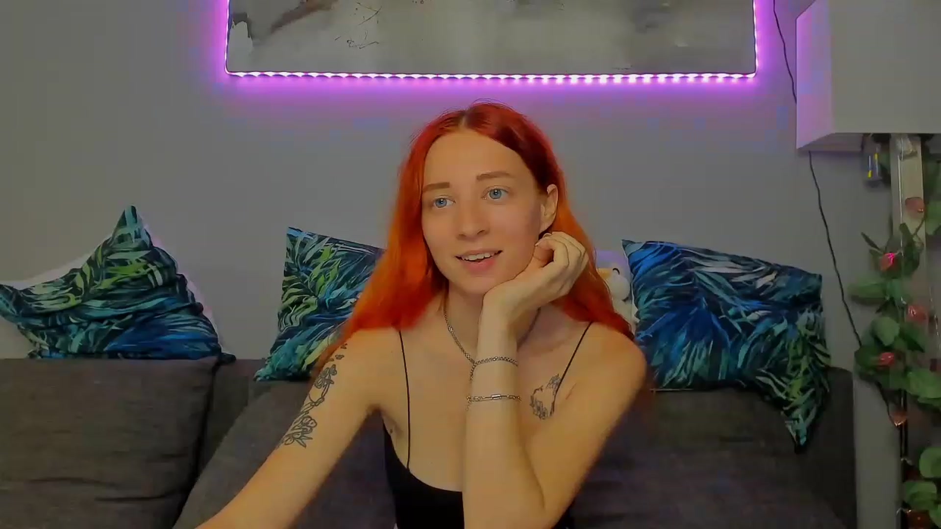 Gallery image thumbnail from Red_Succubus's myfreecams stream on, 08/08/2023, 20:48 image 10 of 20