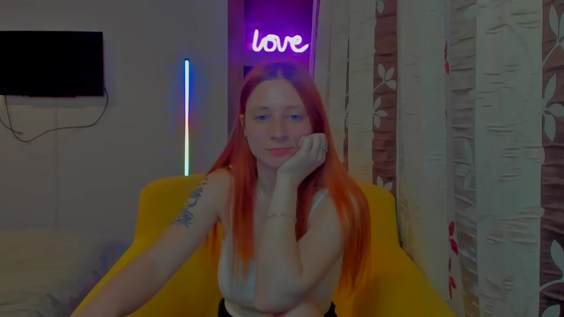 Gallery image thumbnail from Red_Succubus's myfreecams stream on, 04/19/2025, 21:27 image 17 of 20