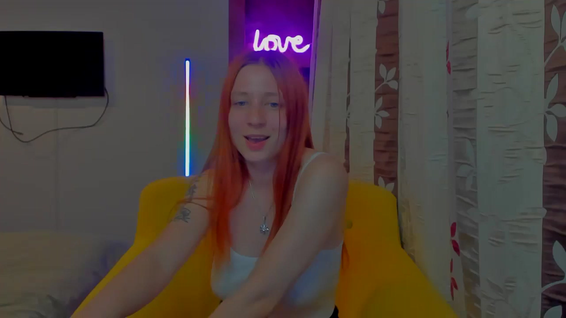 Gallery image thumbnail from Red_Succubus's myfreecams stream on, 04/19/2025, 21:27 image 15 of 20