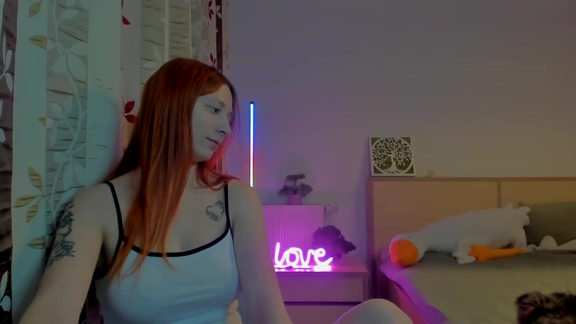 Gallery image thumbnail from Red_Succubus's myfreecams stream on, 05/01/2025, 21:08 image 4 of 20