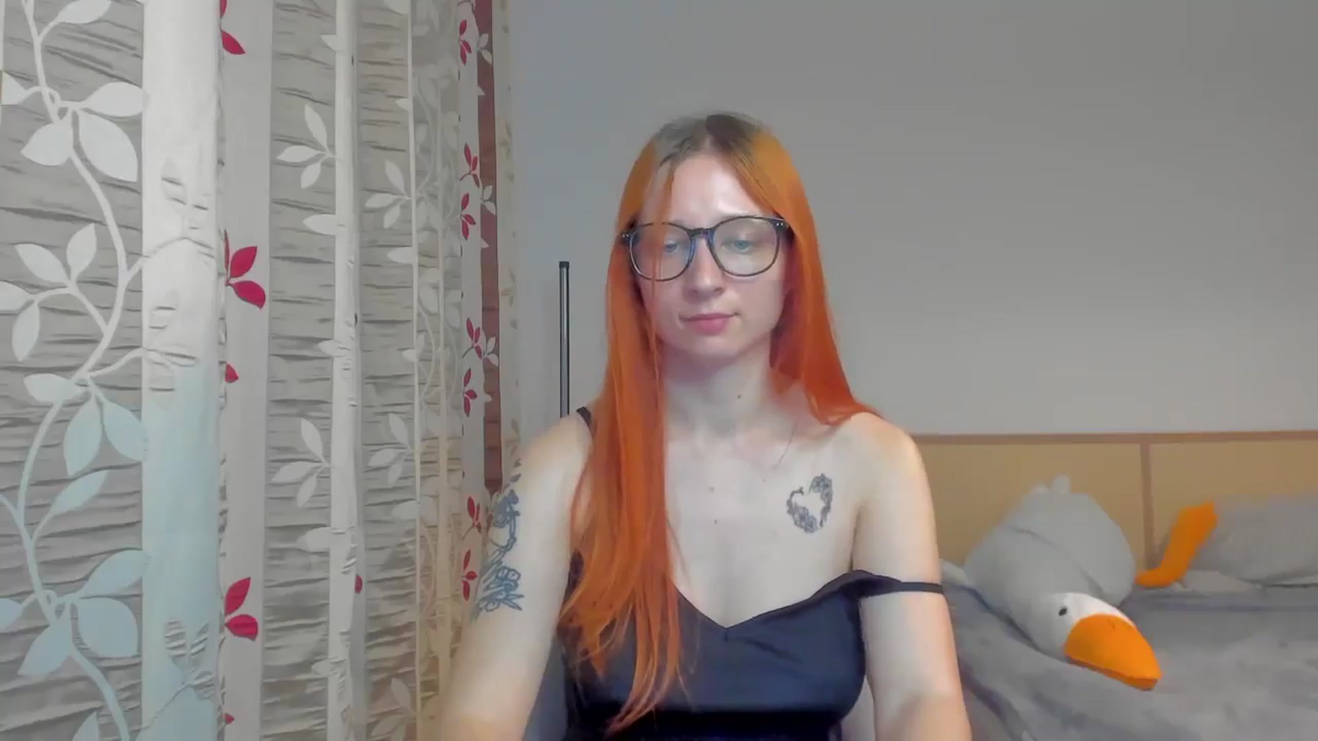 Gallery image thumbnail from Red_Succubus's myfreecams stream on, 05/16/2025, 20:08 image 17 of 20