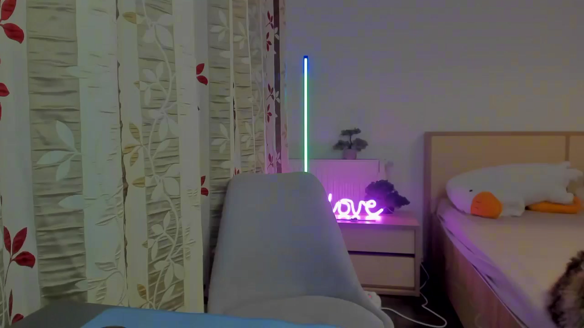 Gallery image thumbnail from Red_Succubus's myfreecams stream on, 05/25/2025, 20:05 image 18 of 20