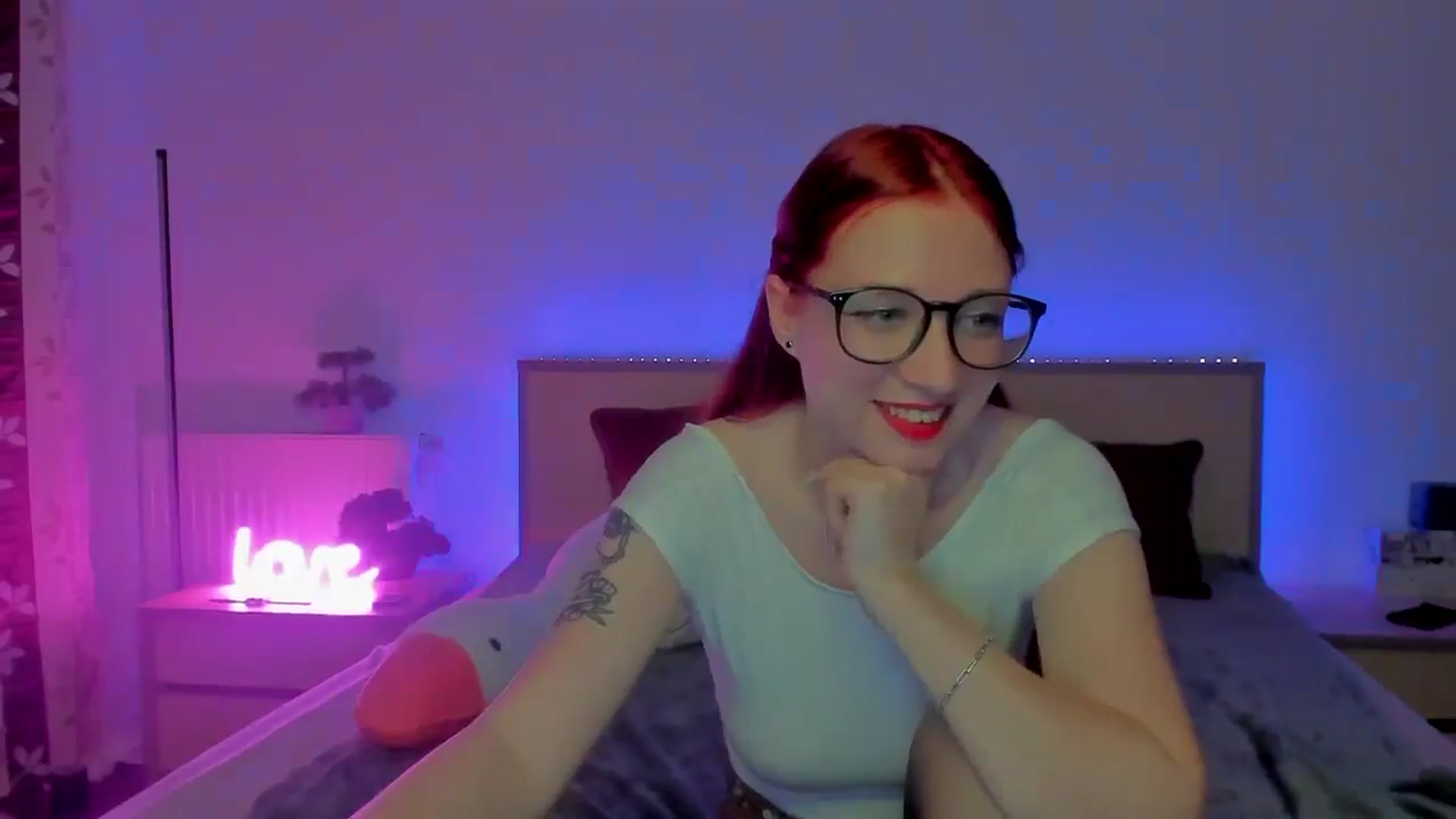 Gallery image thumbnail from Red_Succubus's myfreecams stream on, 05/31/2025, 20:37 image 14 of 20