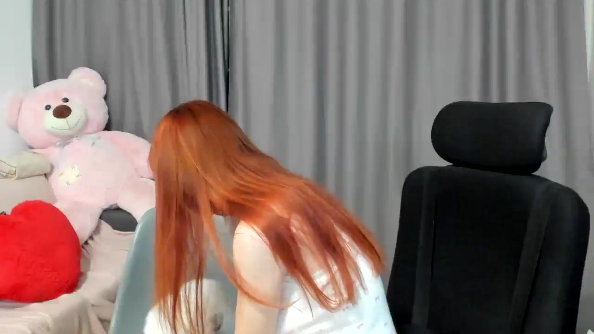 Gallery image thumbnail from Red_Succubus's myfreecams stream on, 06/27/2025, 19:13 image 17 of 20
