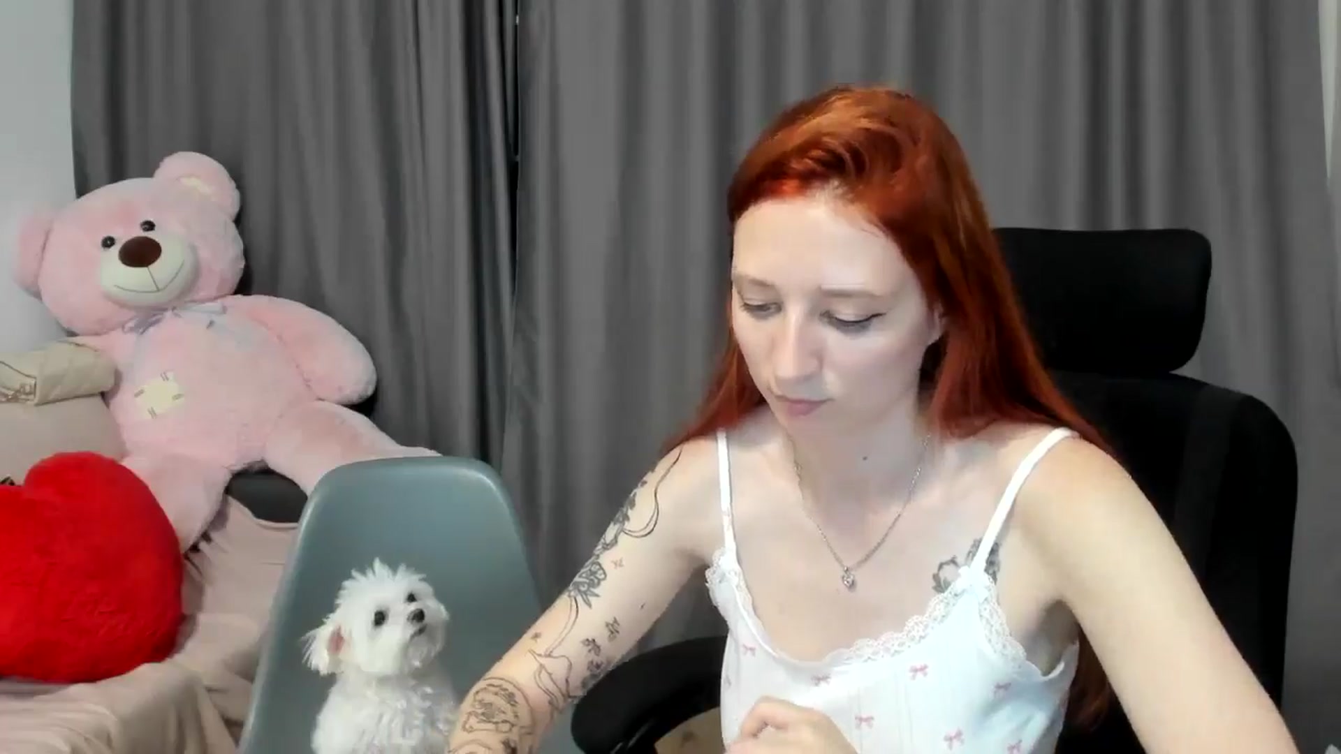 Gallery image thumbnail from Red_Succubus's myfreecams stream on, 06/27/2025, 19:13 image 14 of 20