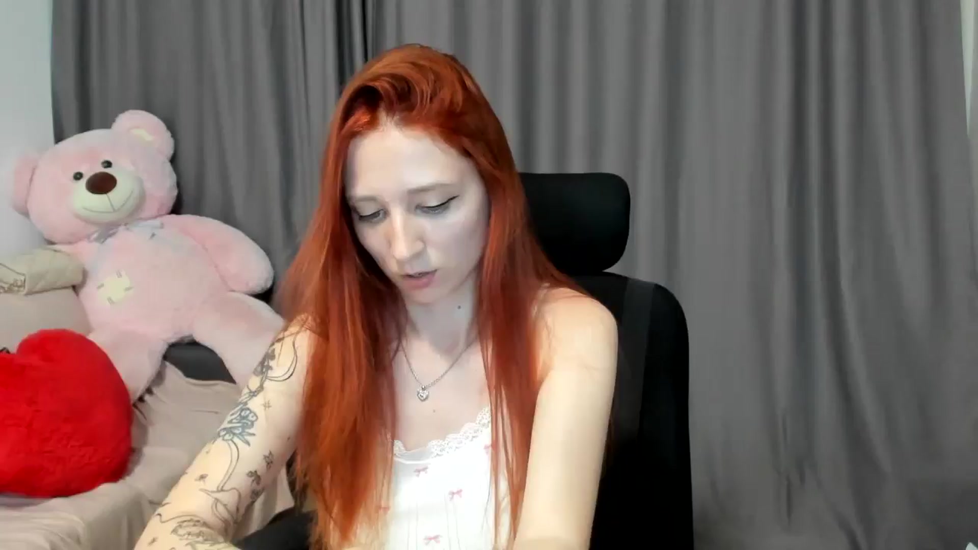 Gallery image thumbnail from Red_Succubus's myfreecams stream on, 06/27/2025, 19:13 image 1 of 20