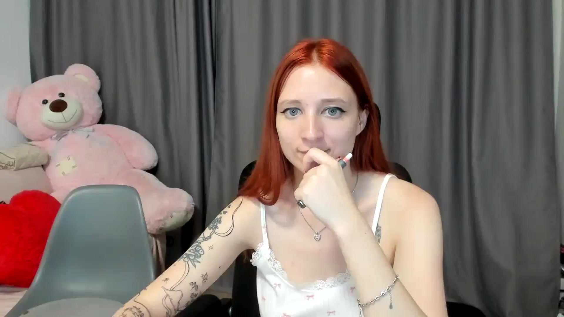 Gallery image thumbnail from Red_Succubus's myfreecams stream on, 06/27/2025, 20:35 image 20 of 20