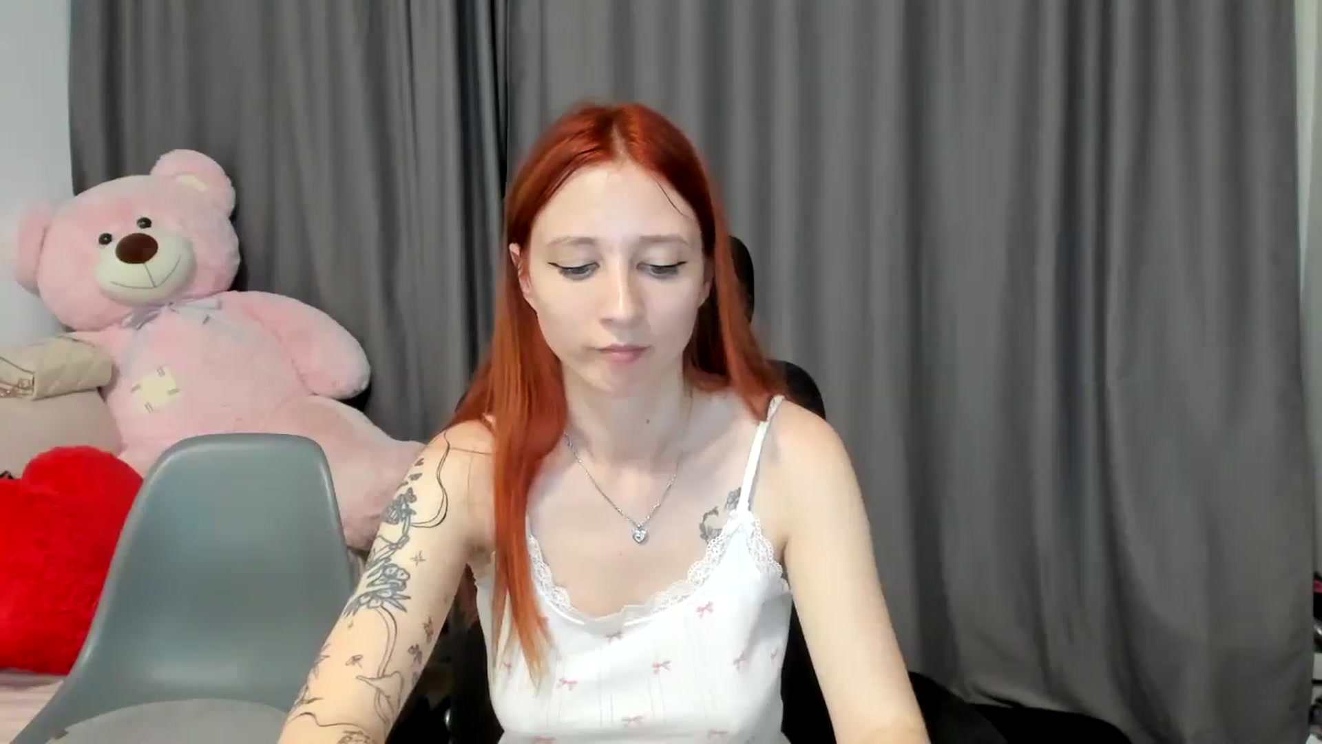 Gallery image thumbnail from Red_Succubus's myfreecams stream on, 06/27/2025, 20:35 image 14 of 20
