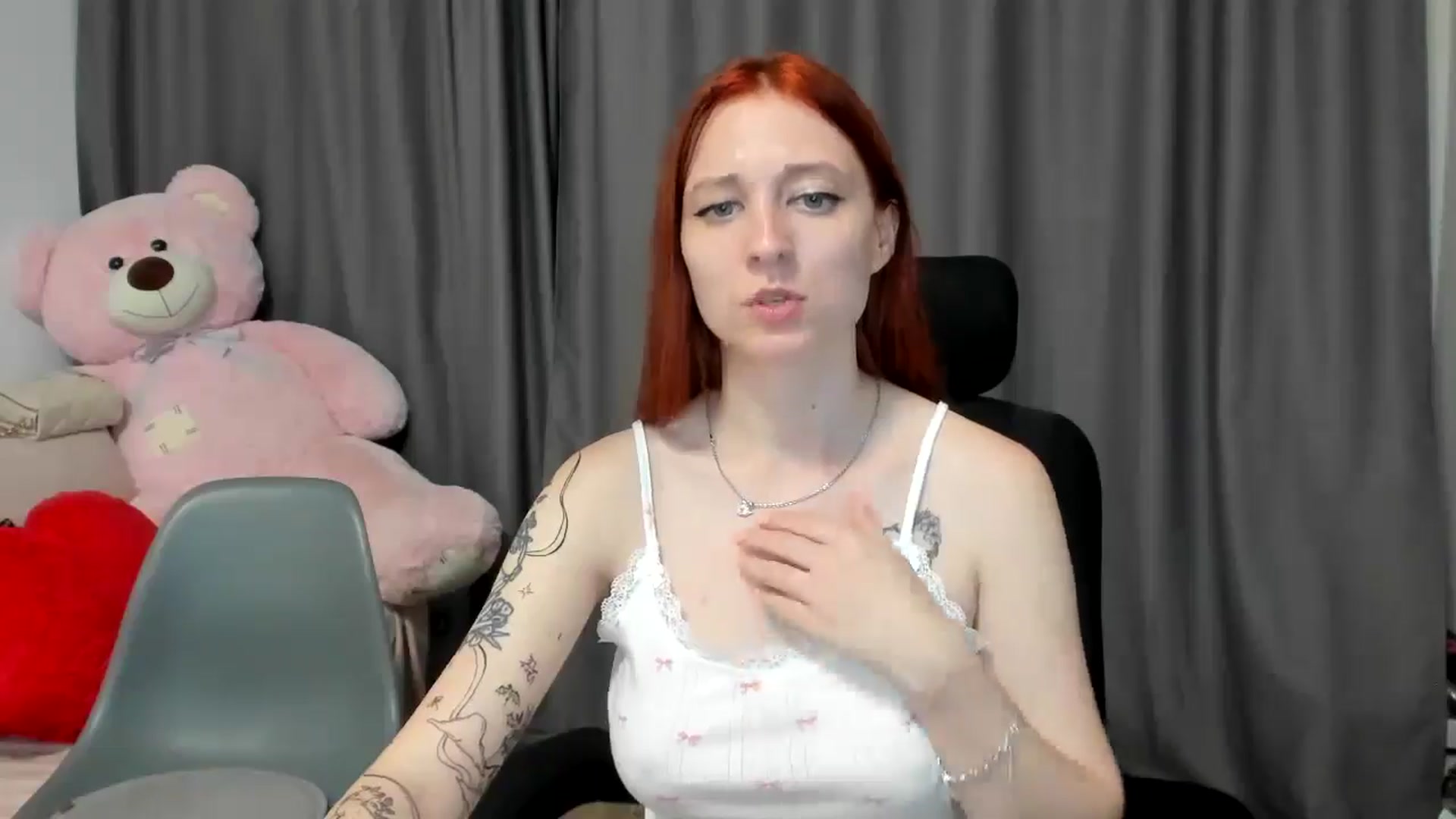 Gallery image thumbnail from Red_Succubus's myfreecams stream on, 06/27/2025, 20:35 image 19 of 20