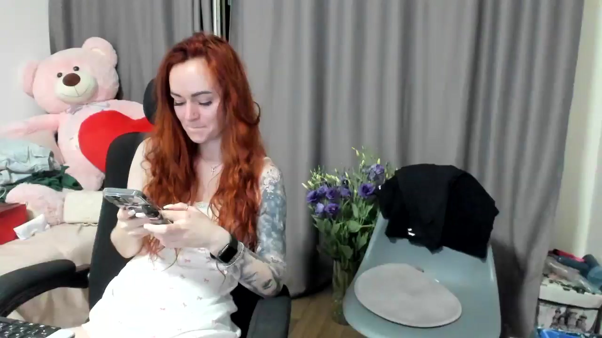 Gallery image thumbnail from Red_Succubus's myfreecams stream on, 06/28/2025, 19:47 image 13 of 20