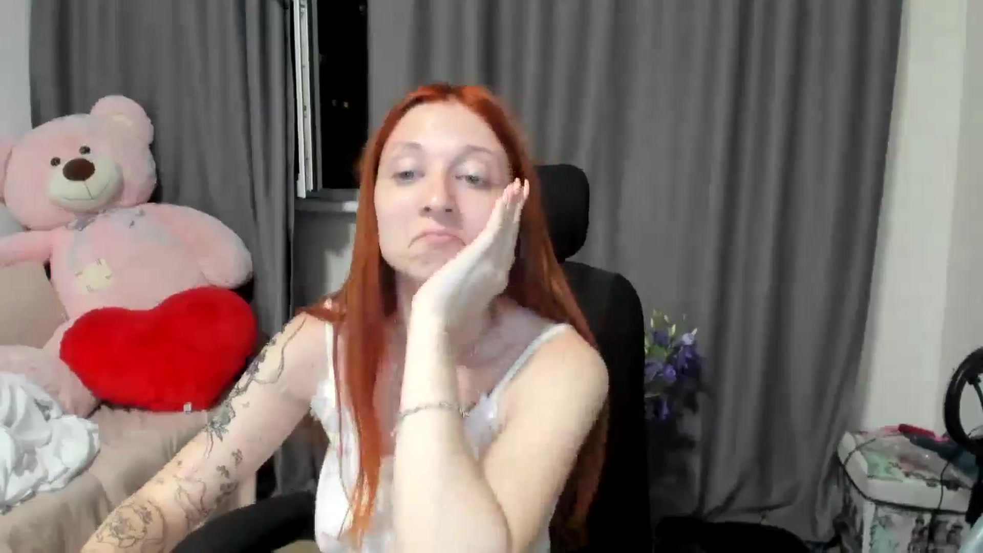 Gallery image thumbnail from Red_Succubus's myfreecams stream on, 06/29/2025, 21:14 image 11 of 20