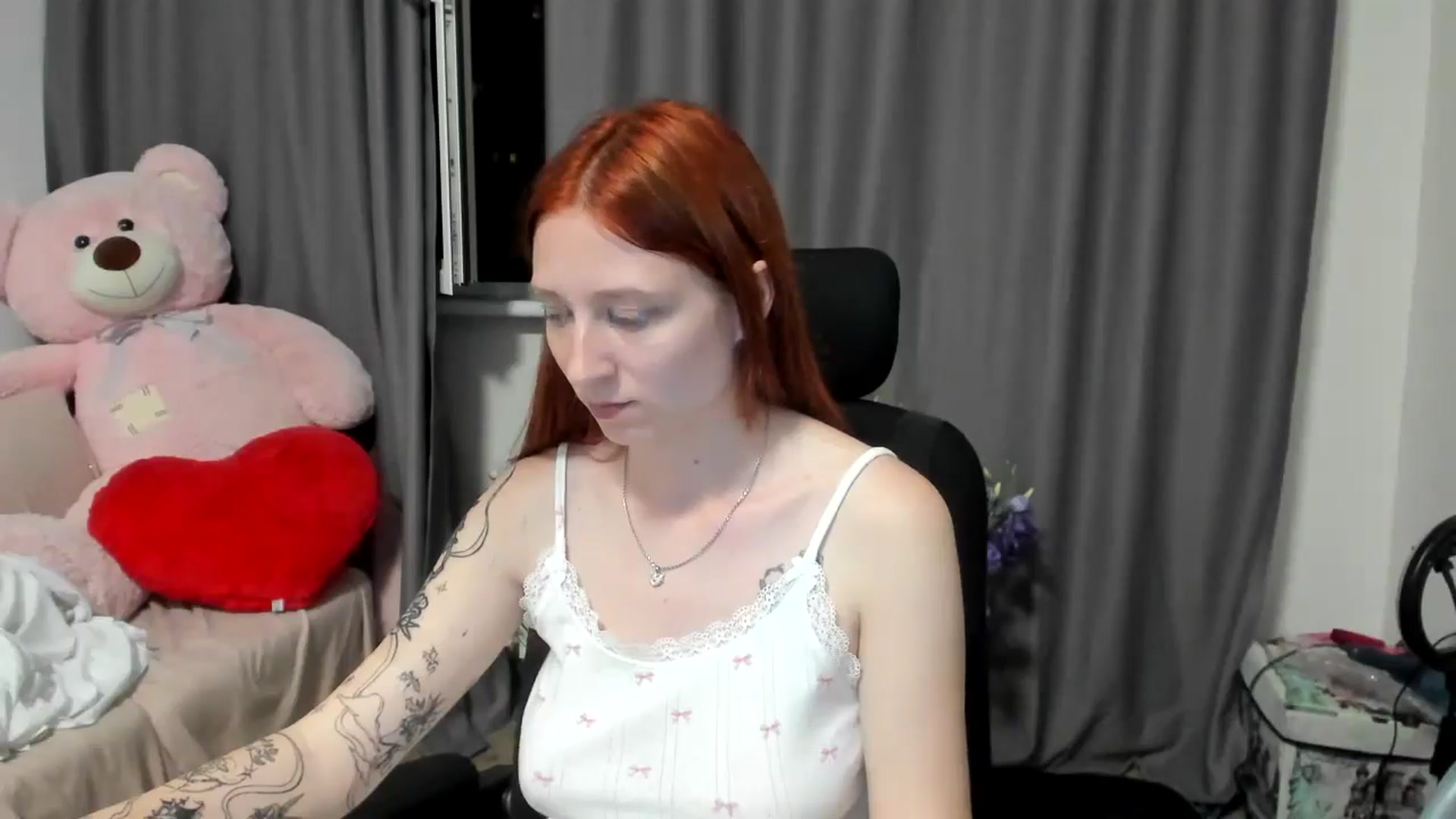 Gallery image thumbnail from Red_Succubus's myfreecams stream on, 06/29/2025, 21:14 image 6 of 20