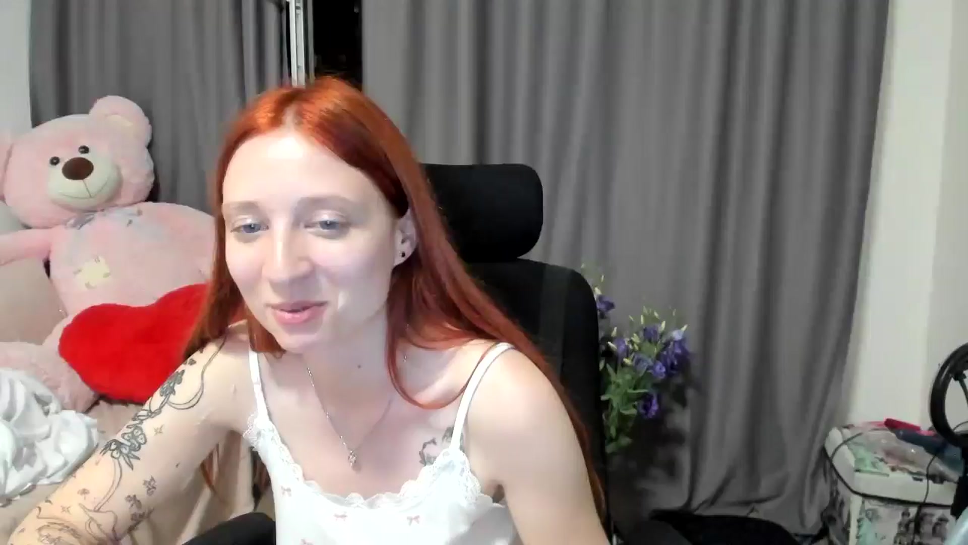 Gallery image thumbnail from Red_Succubus's myfreecams stream on, 06/29/2025, 21:14 image 1 of 20