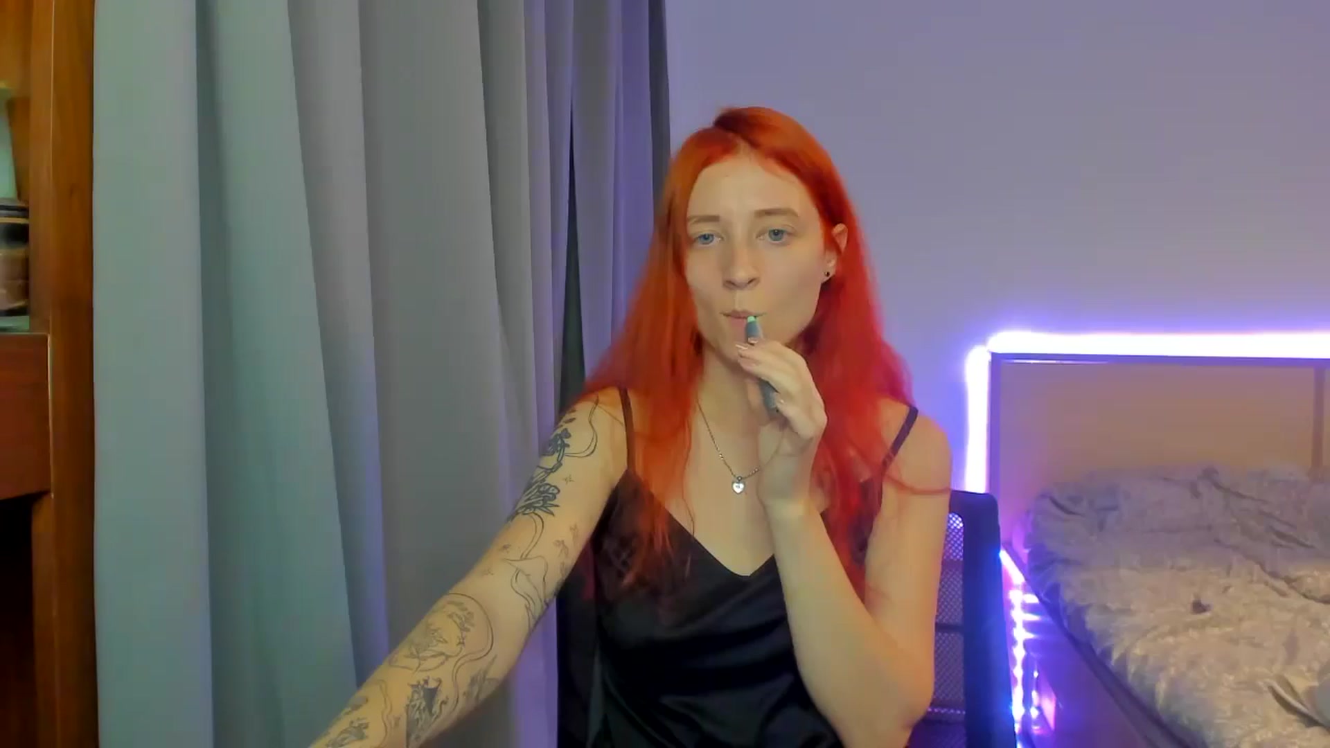 Gallery image thumbnail from Red_Succubus's myfreecams stream on, 09/28/2025, 20:27 image 6 of 20