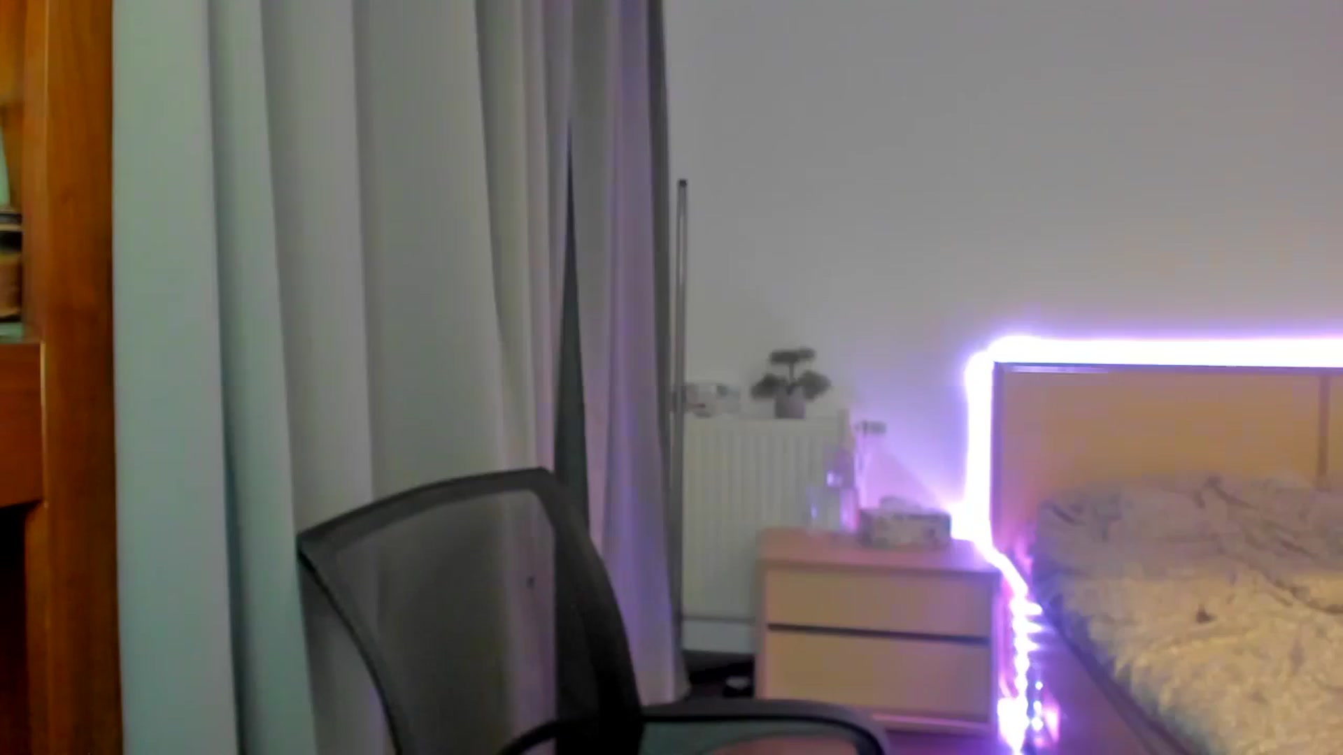 Gallery image thumbnail from Red_Succubus's myfreecams stream on, 09/28/2025, 20:27 image 17 of 20