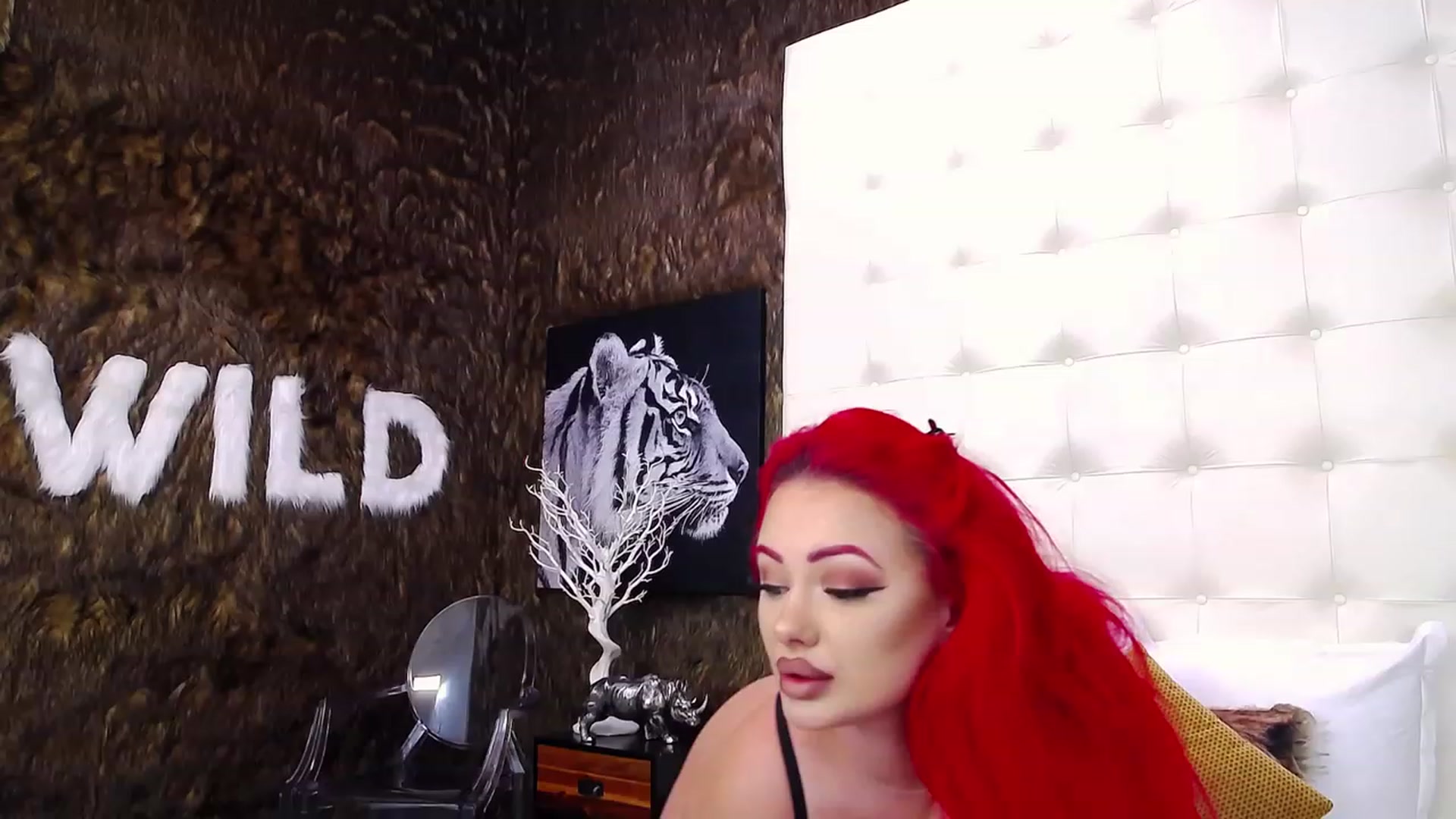 Gallery image thumbnail from Red_chloe's myfreecams stream on, 12/07/2022, 15:25 image 4 of 20