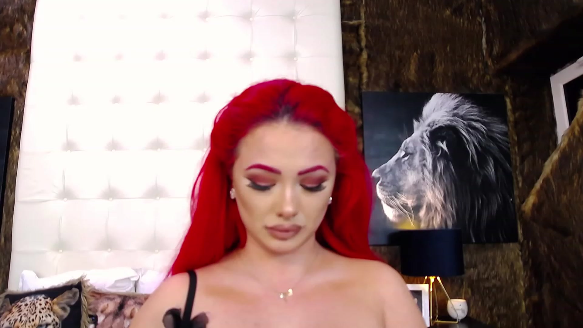 Gallery image thumbnail from Red_chloe's myfreecams stream on, 12/08/2022, 14:59 image 8 of 20