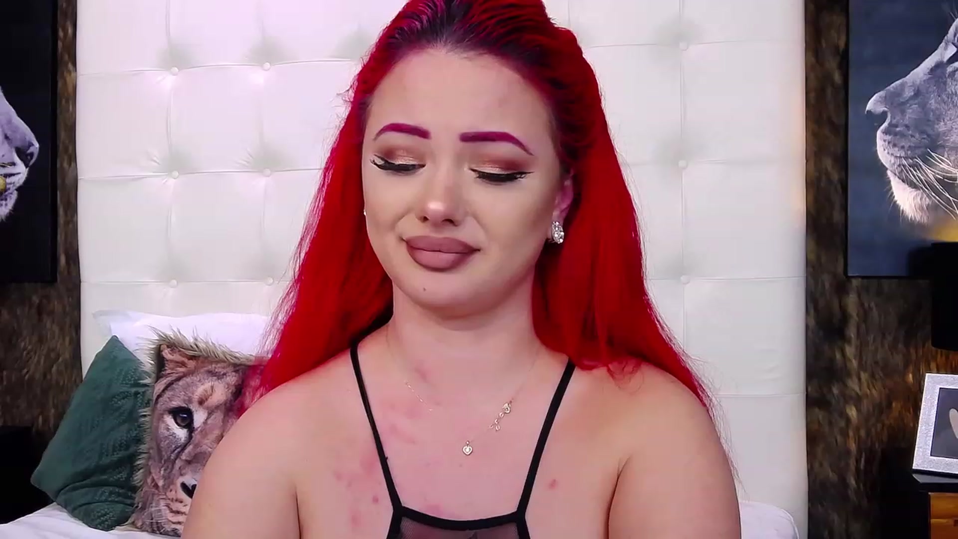 Gallery image thumbnail from Red_chloe's myfreecams stream on, 12/21/2022, 12:21 image 12 of 20