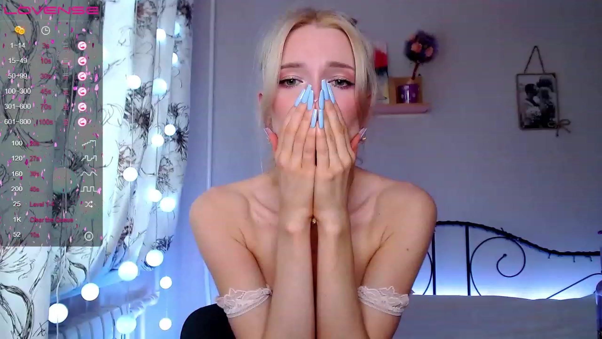 Gallery image thumbnail from Red_joan's myfreecams stream on, 11/17/2022, 13:08 image 3 of 20