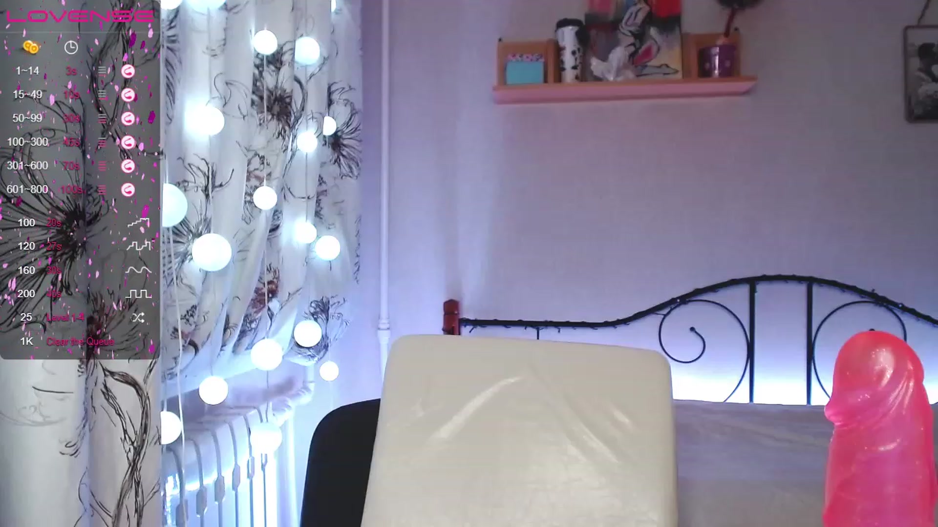 Gallery image thumbnail from Red_joan's myfreecams stream on, 11/27/2022, 14:06 image 1 of 20