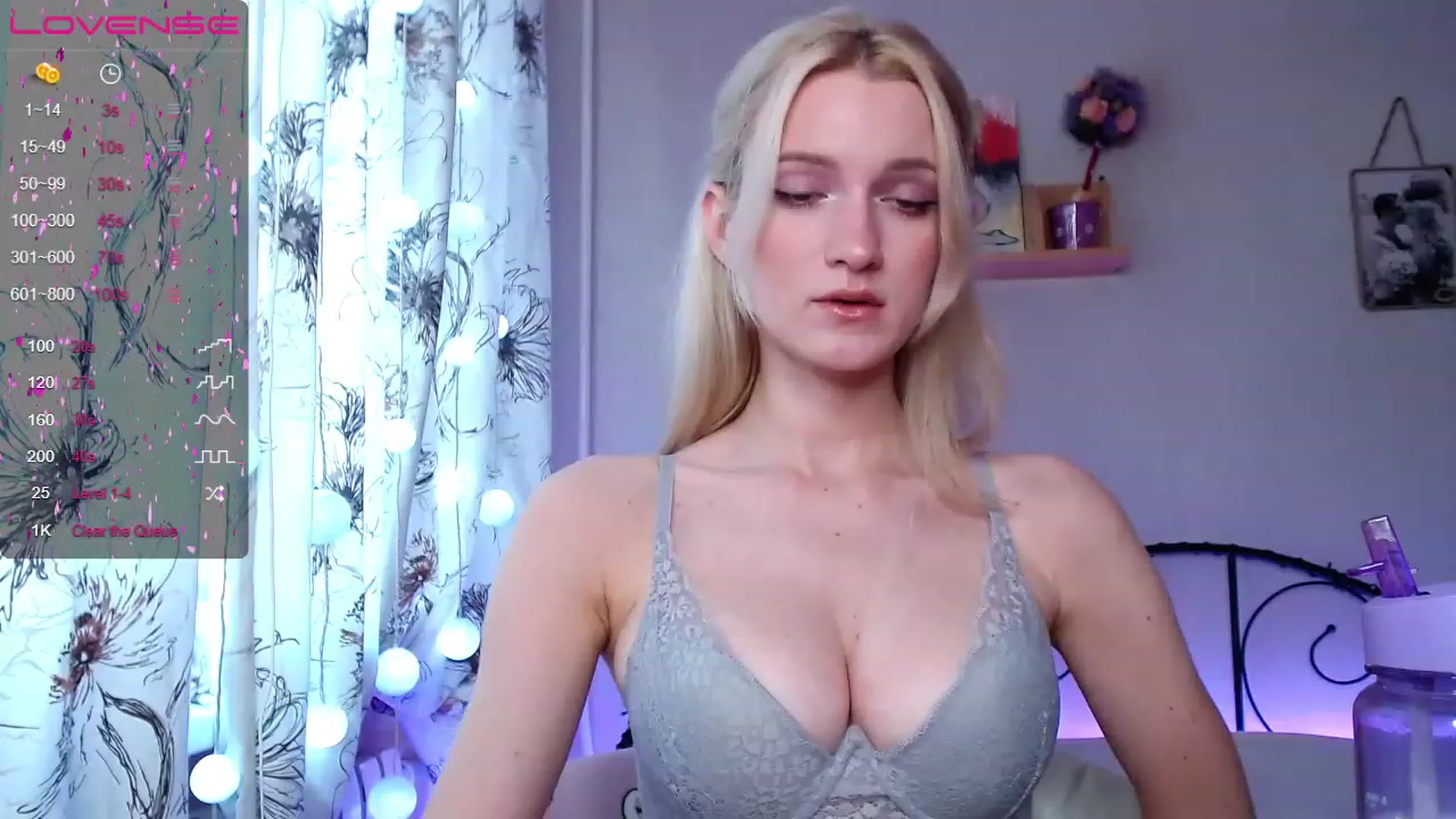 Gallery image thumbnail from Red_joan's myfreecams stream on, 12/01/2022, 12:42 image 13 of 20