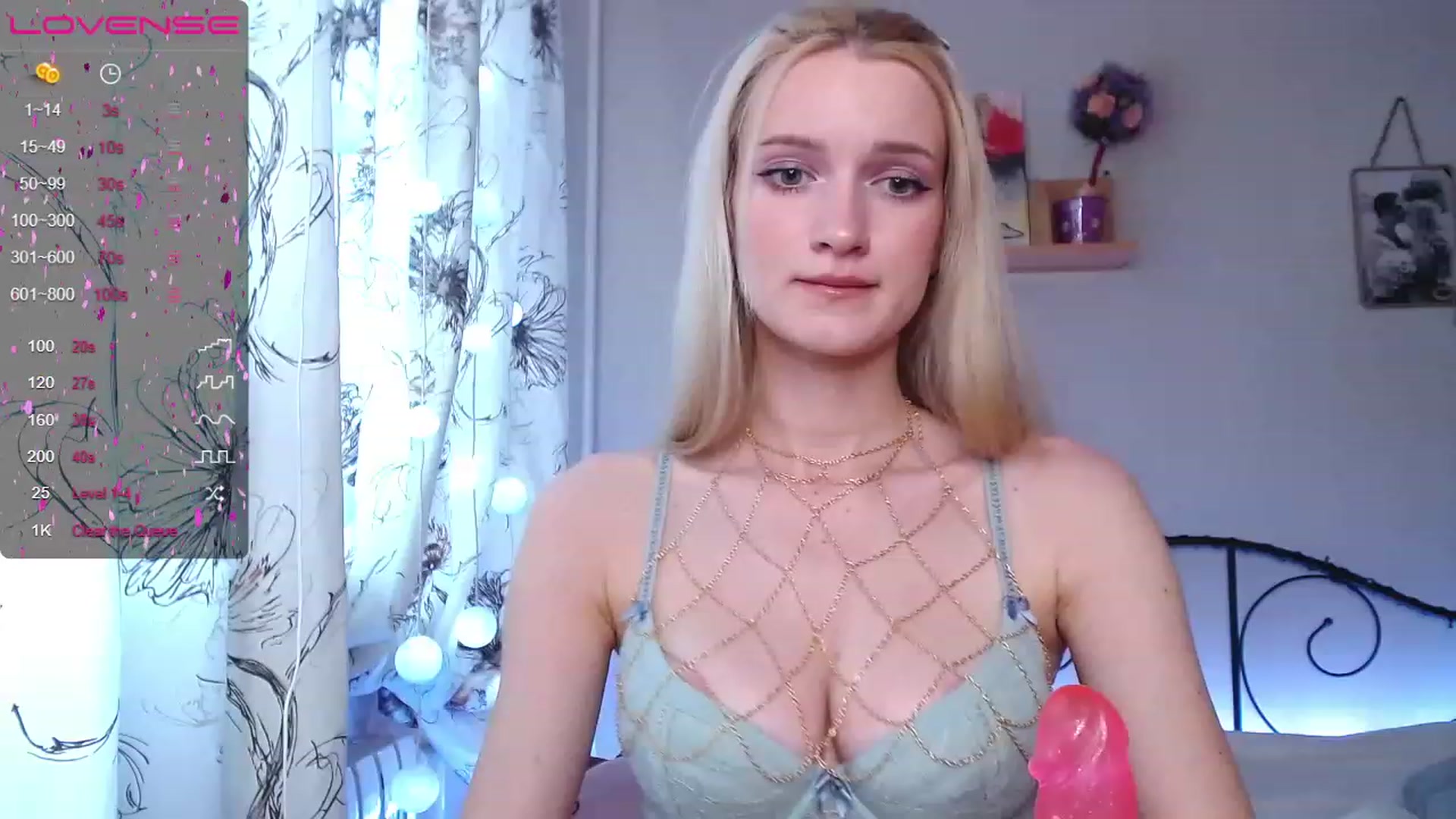 Gallery image thumbnail from Red_joan's myfreecams stream on, 12/02/2022, 13:01 image 5 of 20