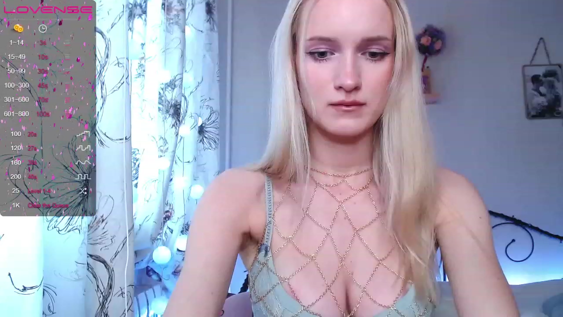Gallery image thumbnail from Red_joan's myfreecams stream on, 12/02/2022, 13:01 image 3 of 20
