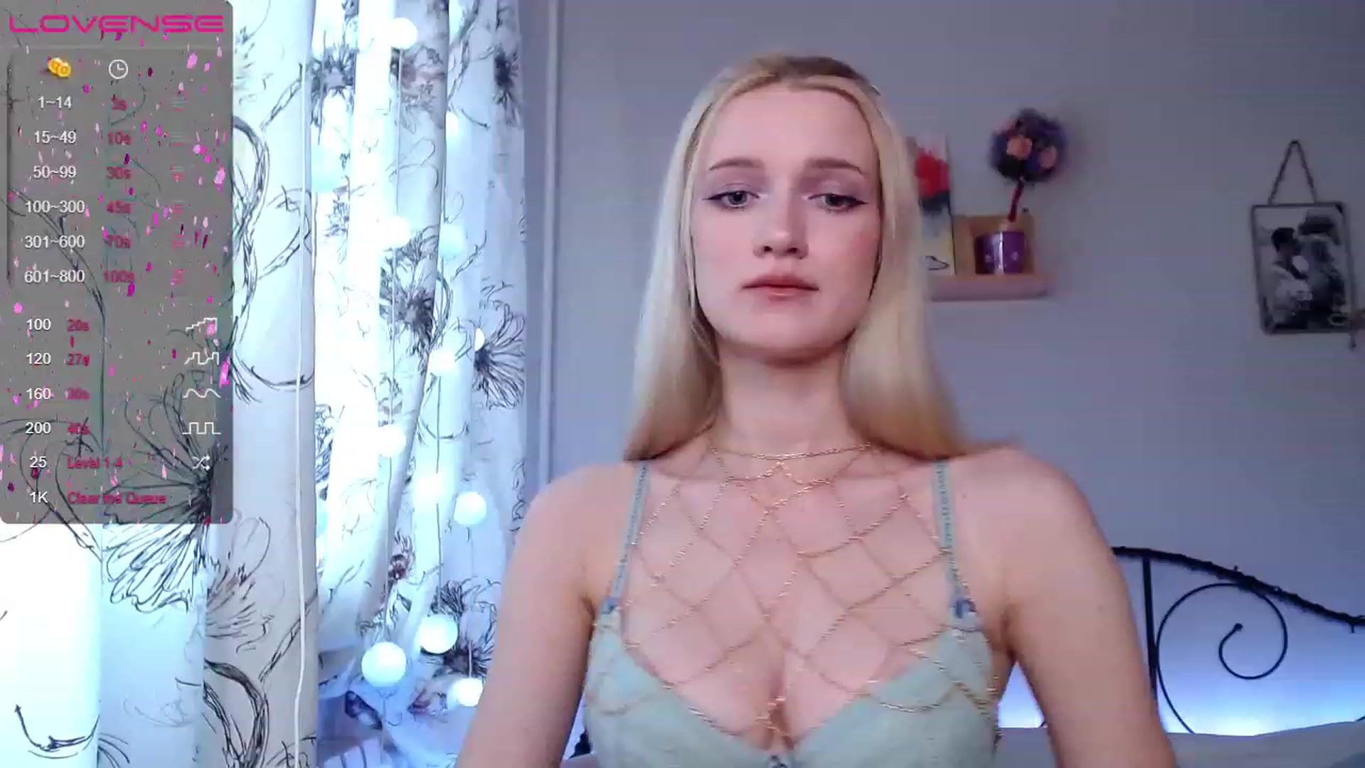 Gallery image thumbnail from Red_joan's myfreecams stream on, 12/02/2022, 13:01 image 1 of 20