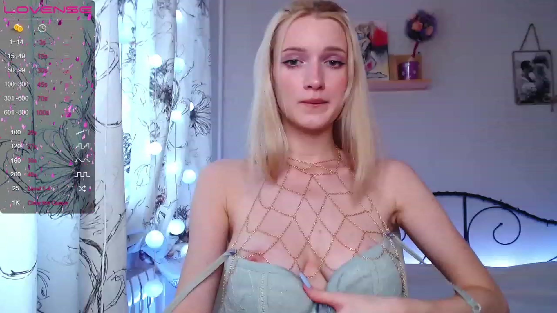Gallery image thumbnail from Red_joan's myfreecams stream on, 12/02/2022, 13:01 image 12 of 20
