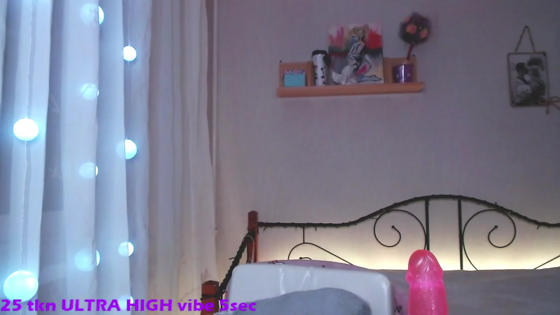 Gallery image thumbnail from Red_joan's myfreecams stream on, 12/04/2022, 14:50 image 5 of 20