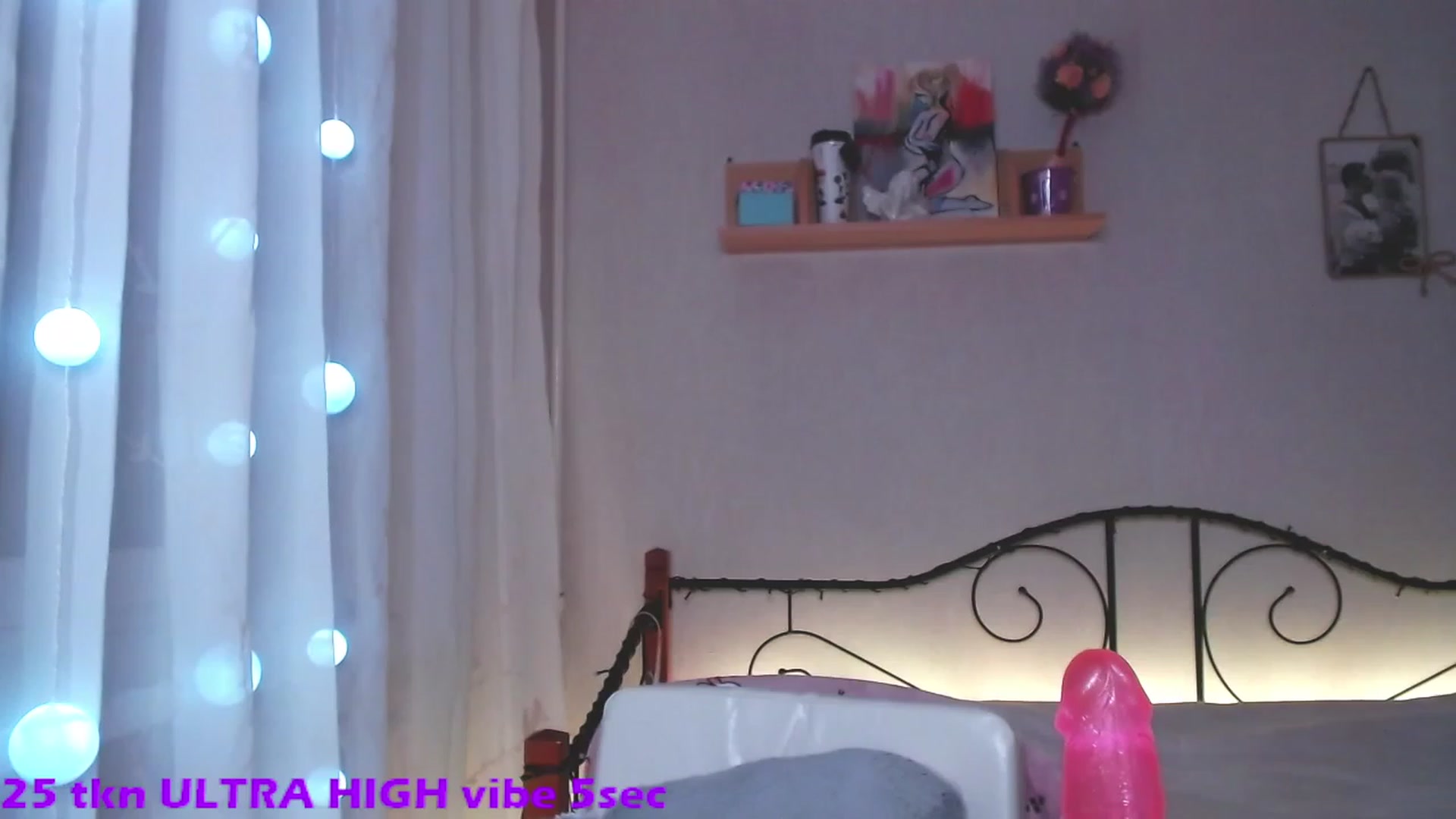 Gallery image thumbnail from Red_joan's myfreecams stream on, 12/04/2022, 14:50 image 4 of 20