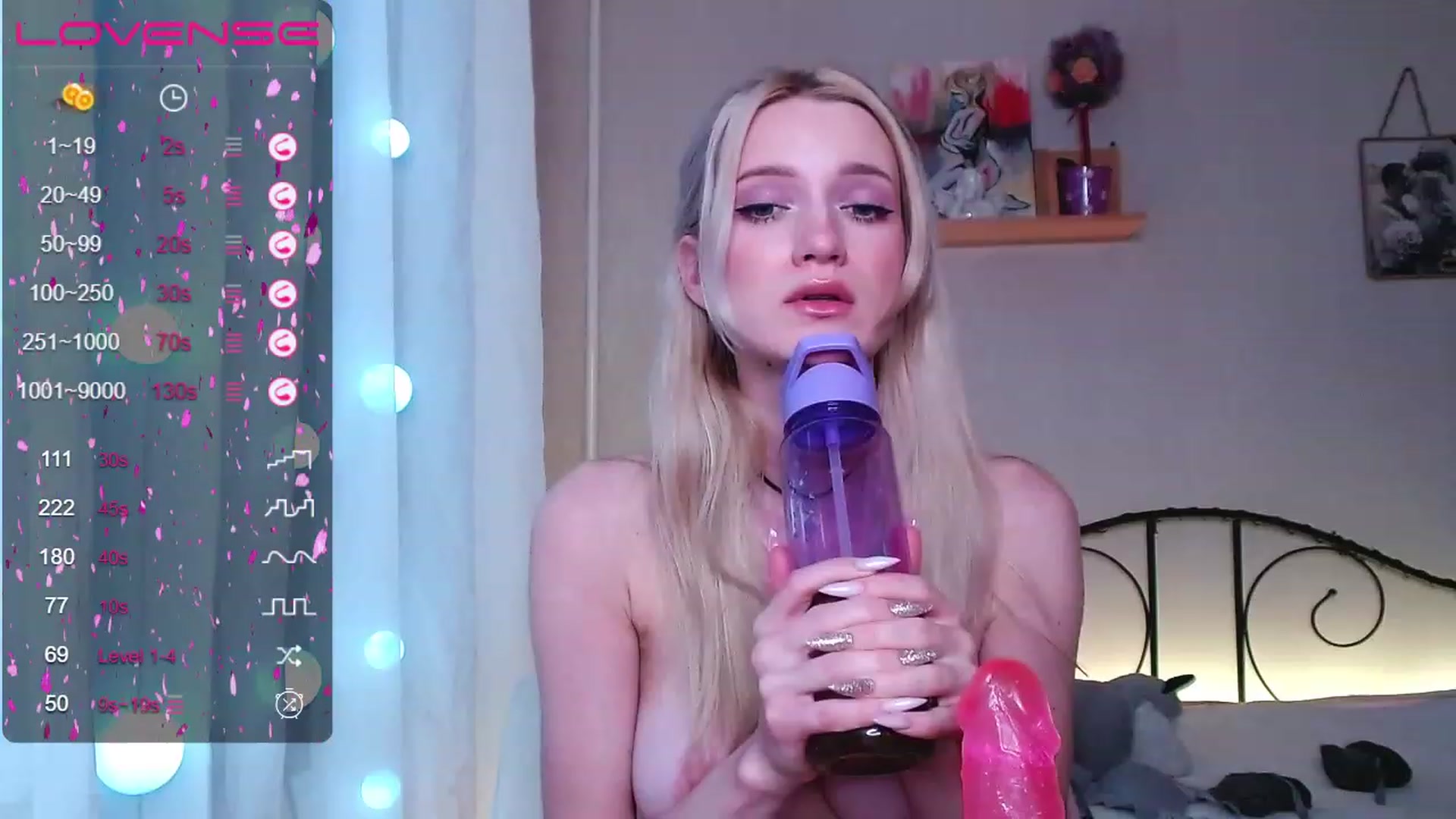 Gallery image thumbnail from Red_joan's myfreecams stream on, 12/11/2022, 13:49 image 18 of 20