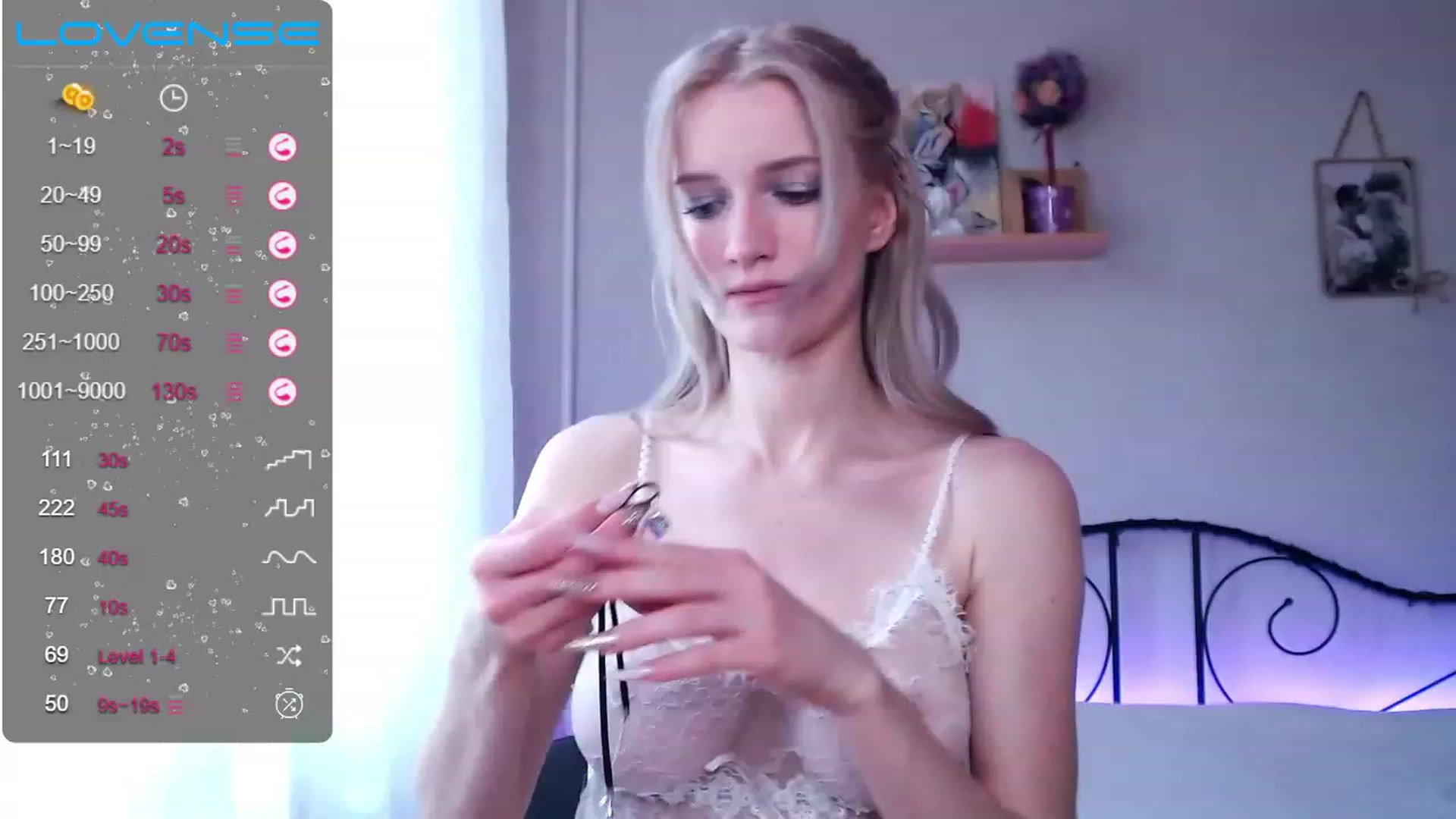 Gallery image thumbnail from Red_joan's myfreecams stream on, 12/25/2022, 11:29 image 3 of 20