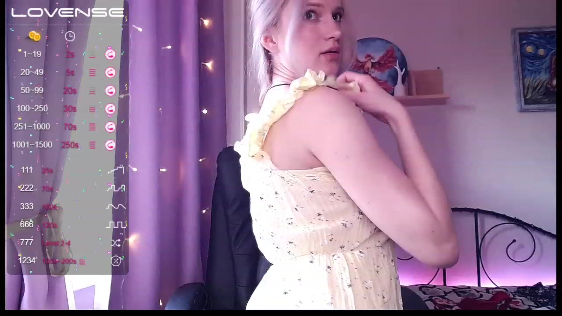 Gallery image thumbnail from Red_joan's myfreecams stream on, 06/04/2023, 15:15 image 12 of 20
