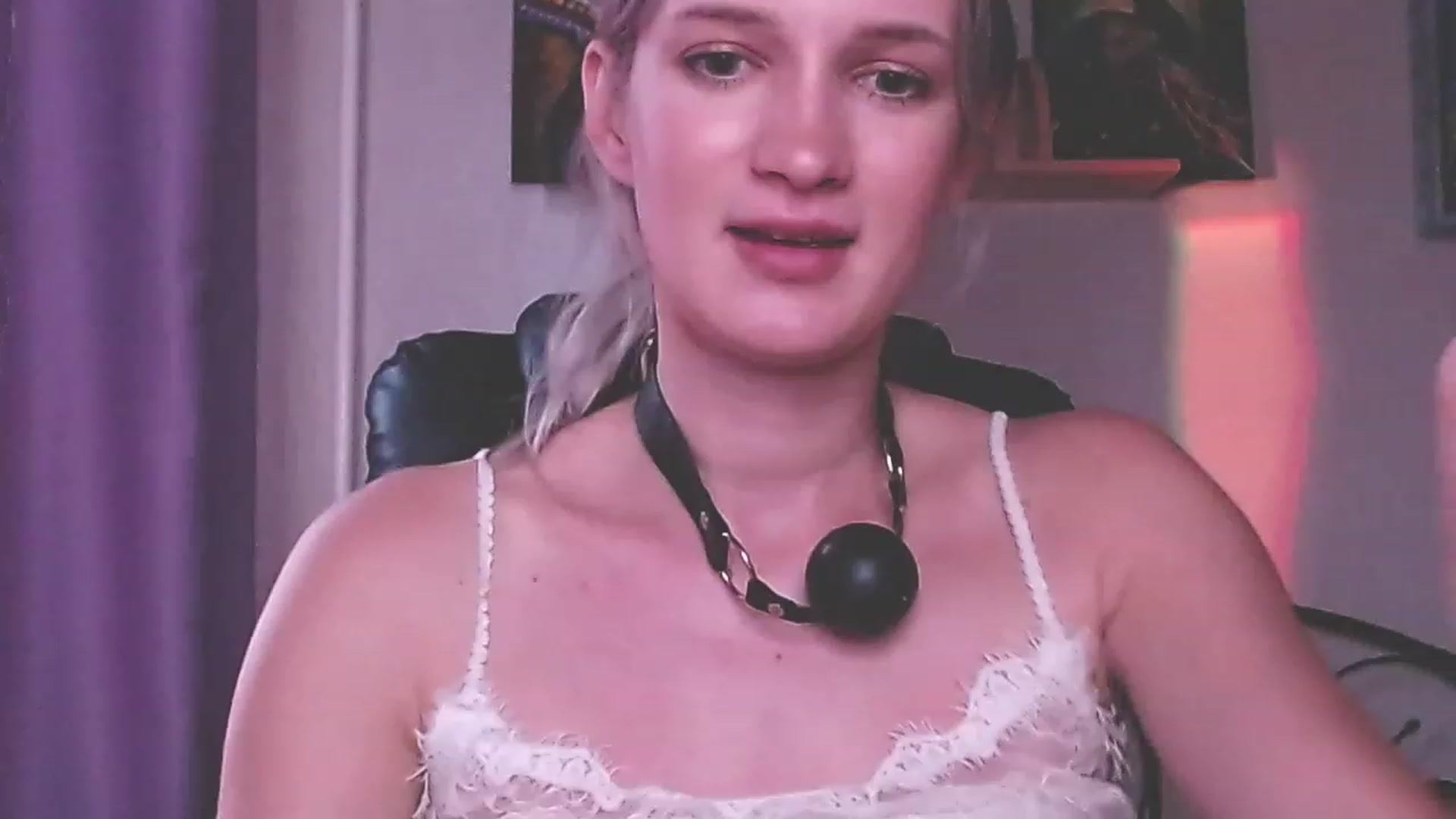 Gallery image thumbnail from Red_joan's myfreecams stream on, 09/05/2023, 14:37 image 1 of 20