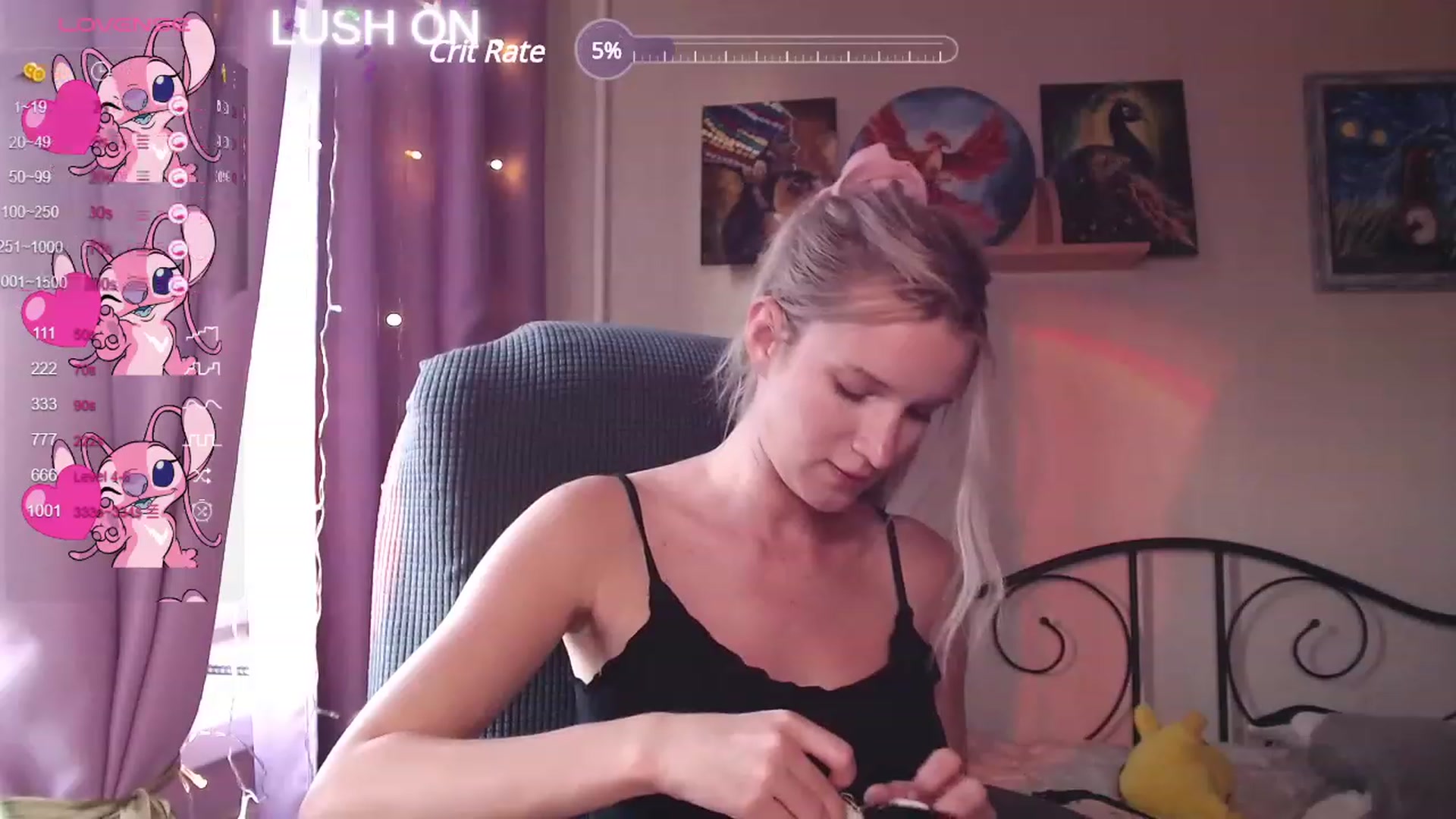 Gallery image thumbnail from Red_joan's myfreecams stream on, 09/25/2023, 14:39 image 17 of 20