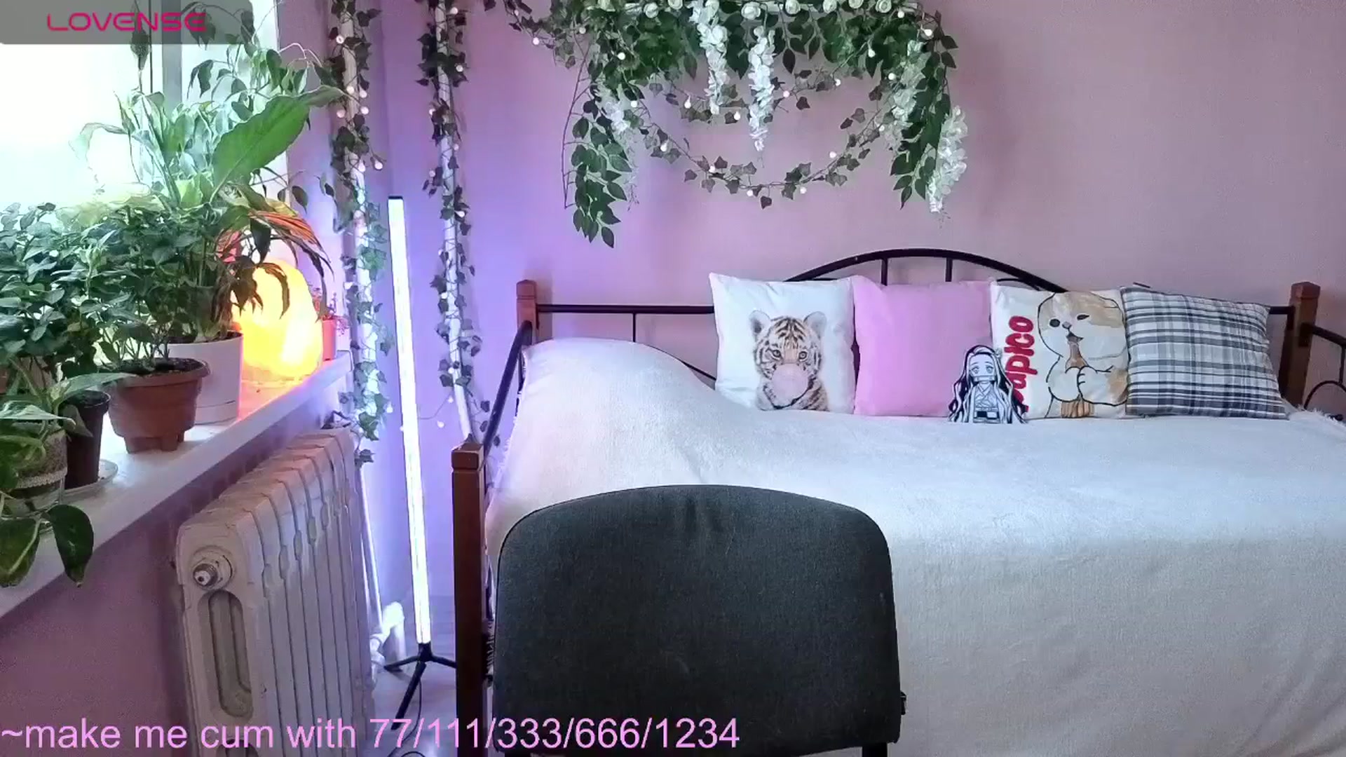 Gallery image thumbnail from Red_joan's myfreecams stream on, 04/04/2026, 15:13 image 17 of 20