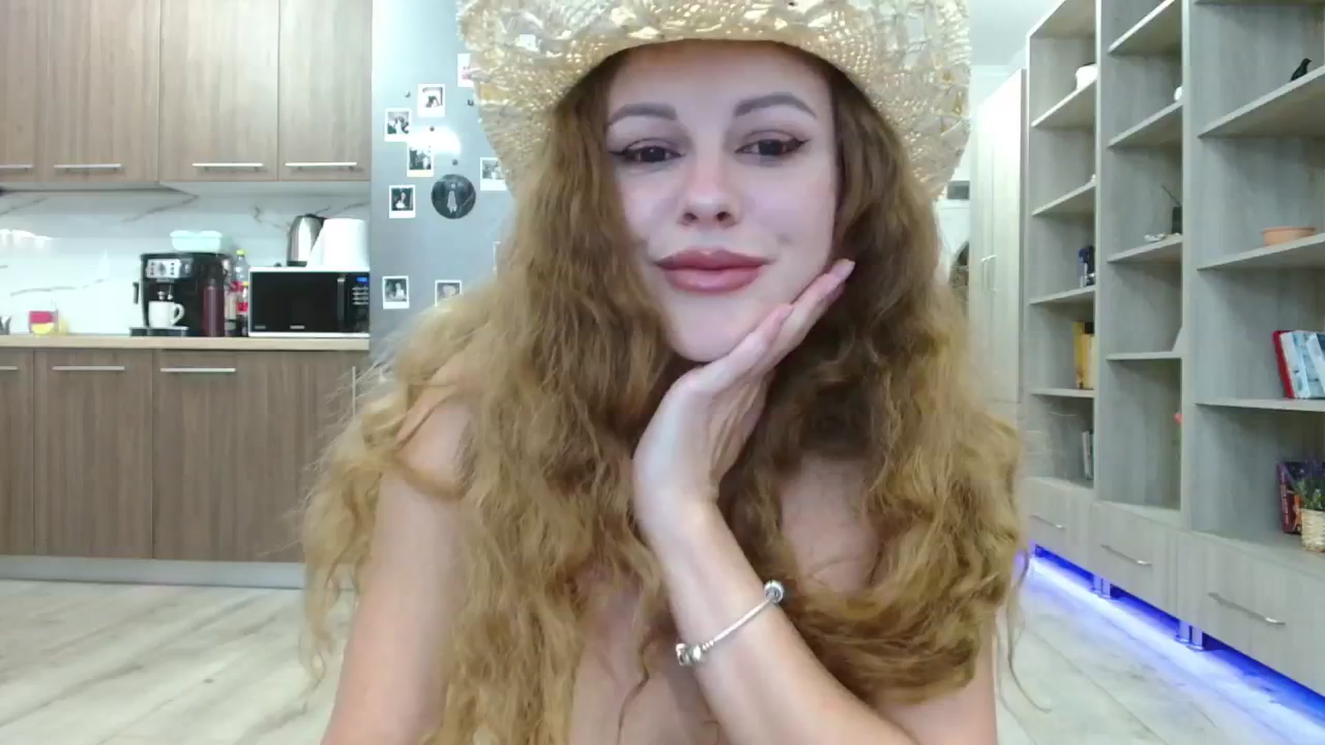 Gallery image thumbnail from Redhead_Aggie's myfreecams stream on, 09/05/2025, 15:21 image 4 of 20