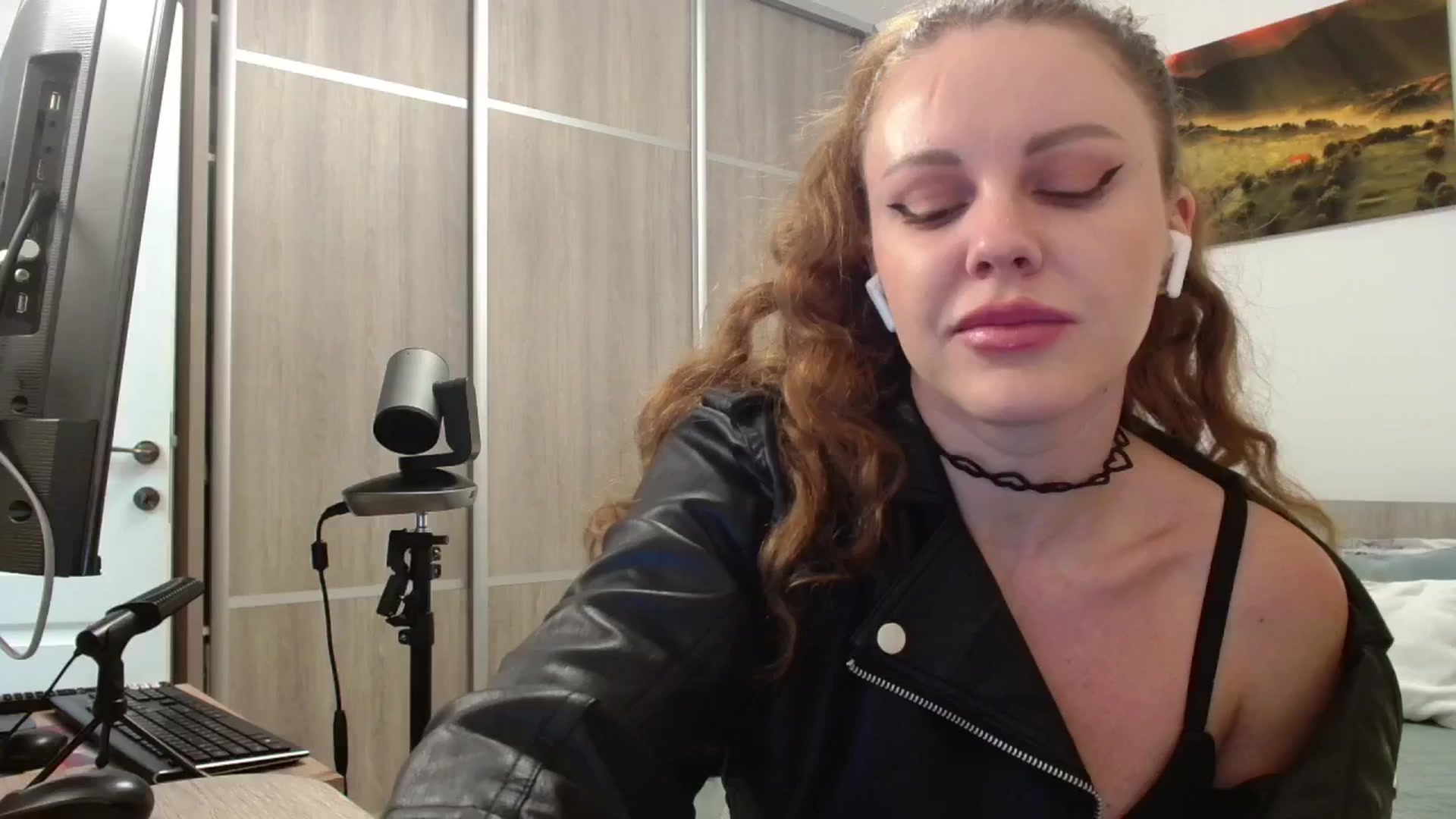 Gallery image thumbnail from Redhead_Aggie's myfreecams stream on, 11/27/2025, 17:22 image 1 of 20