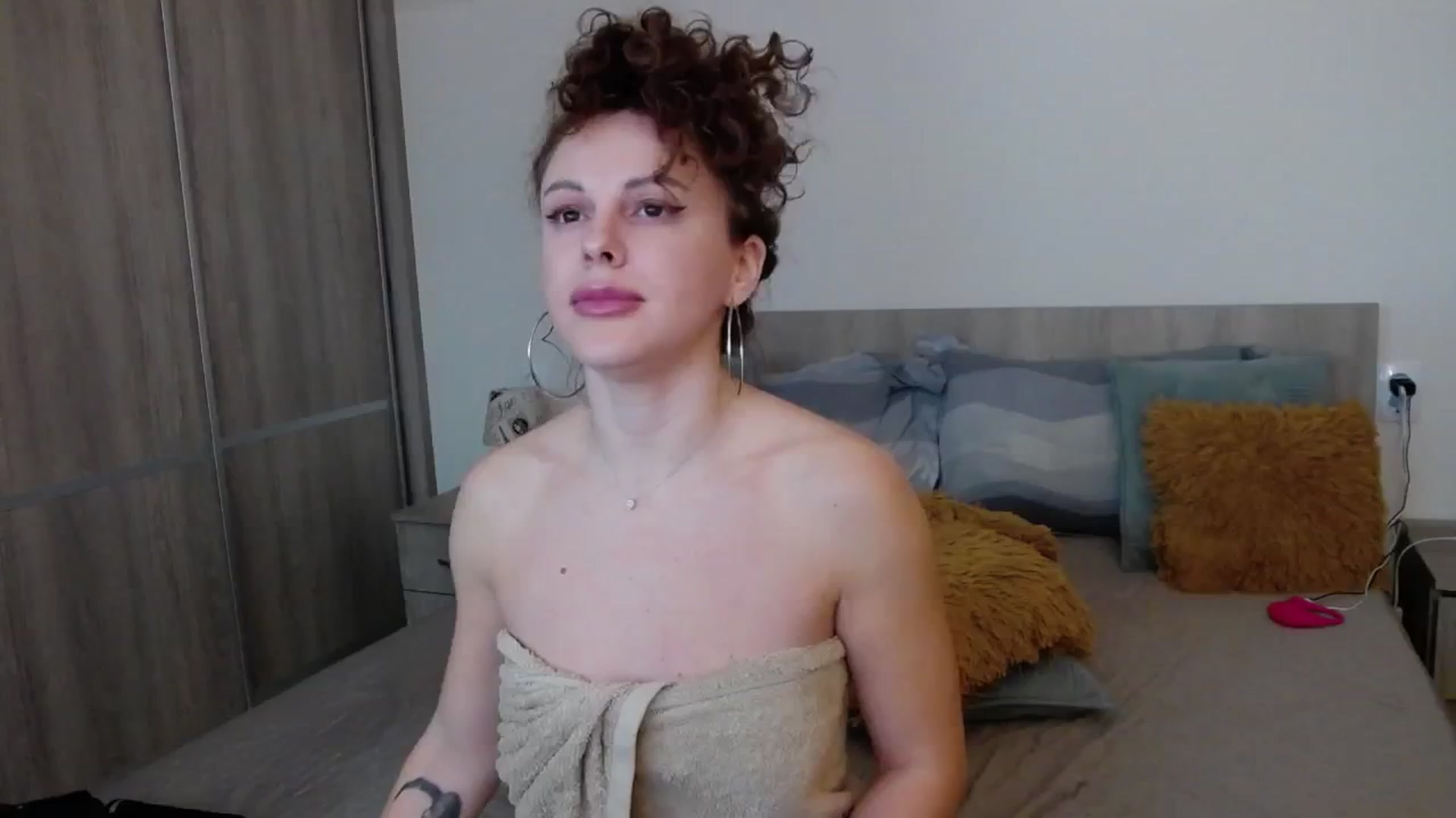 Gallery image thumbnail from Redhead_Aggie's myfreecams stream on, 01/08/2026, 16:57 image 16 of 20