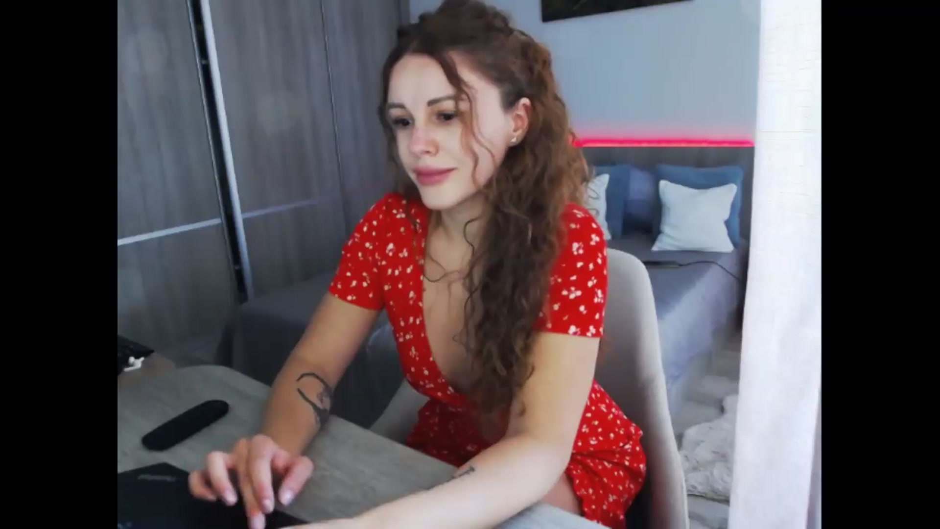 Gallery image thumbnail from Redhead_Aggie's myfreecams stream on, 07/21/2026, 11:39 image 17 of 20