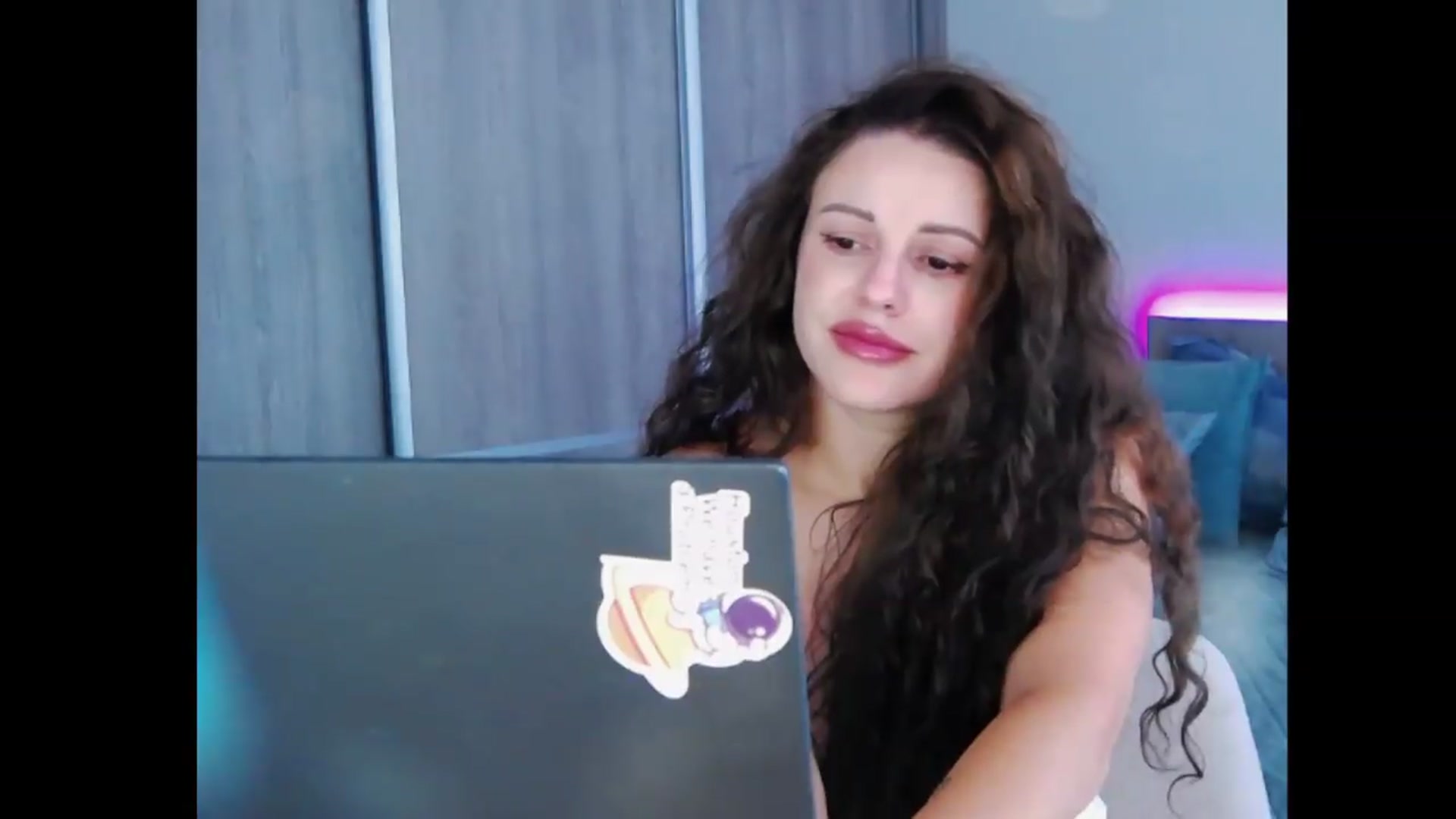 Gallery image thumbnail from Redhead_Aggie's myfreecams stream on, 08/24/2026, 14:39 image 19 of 20