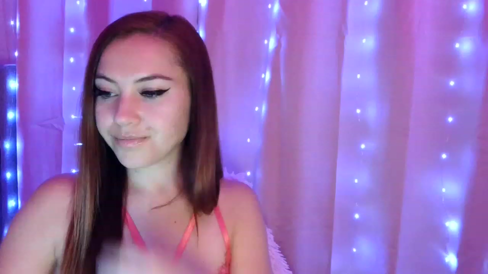 Gallery image thumbnail from Redheademmi's myfreecams stream on, 02/09/2023, 06:44 image 15 of 20