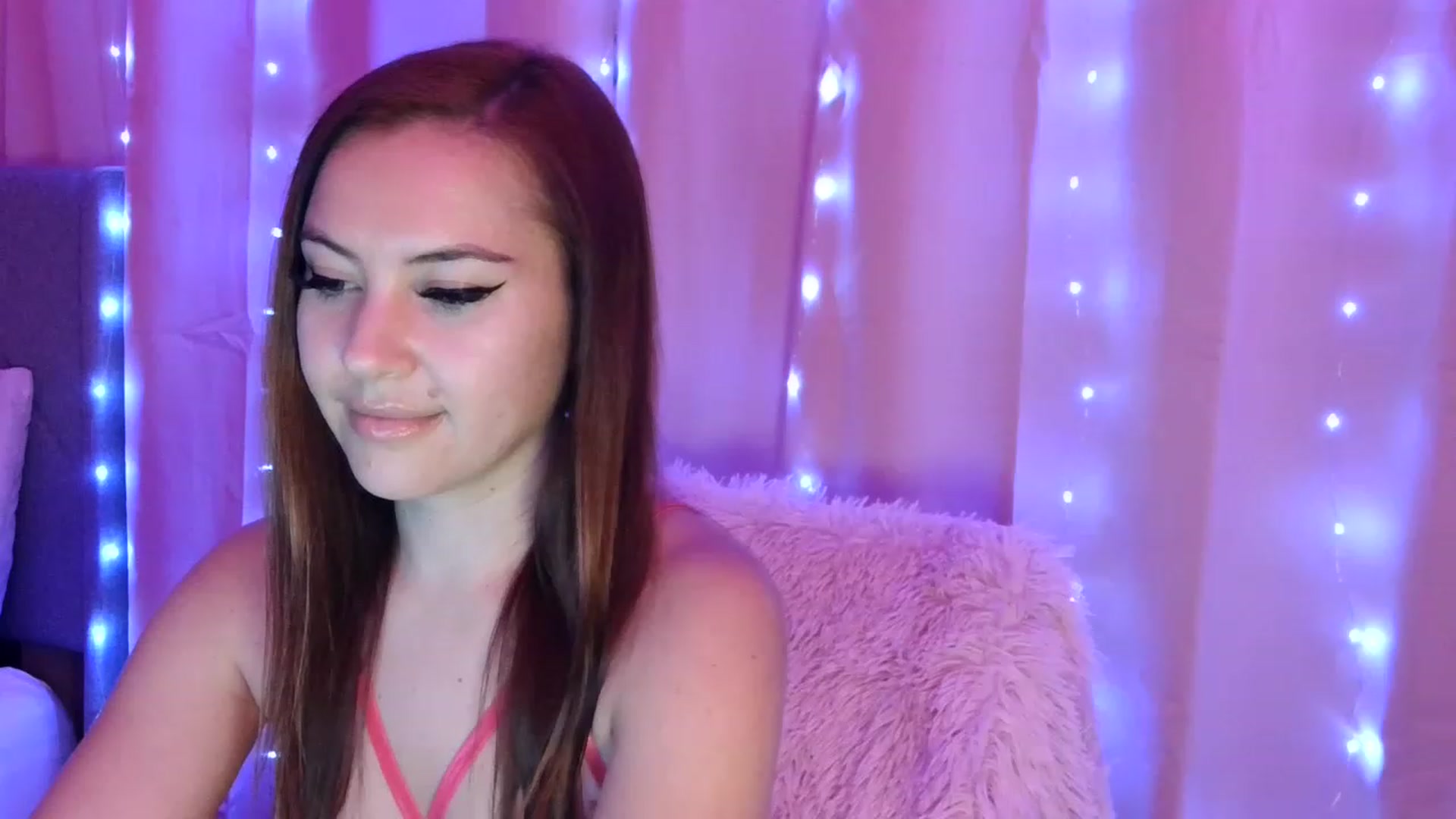 Gallery image thumbnail from Redheademmi's myfreecams stream on, 02/09/2023, 09:22 image 8 of 20