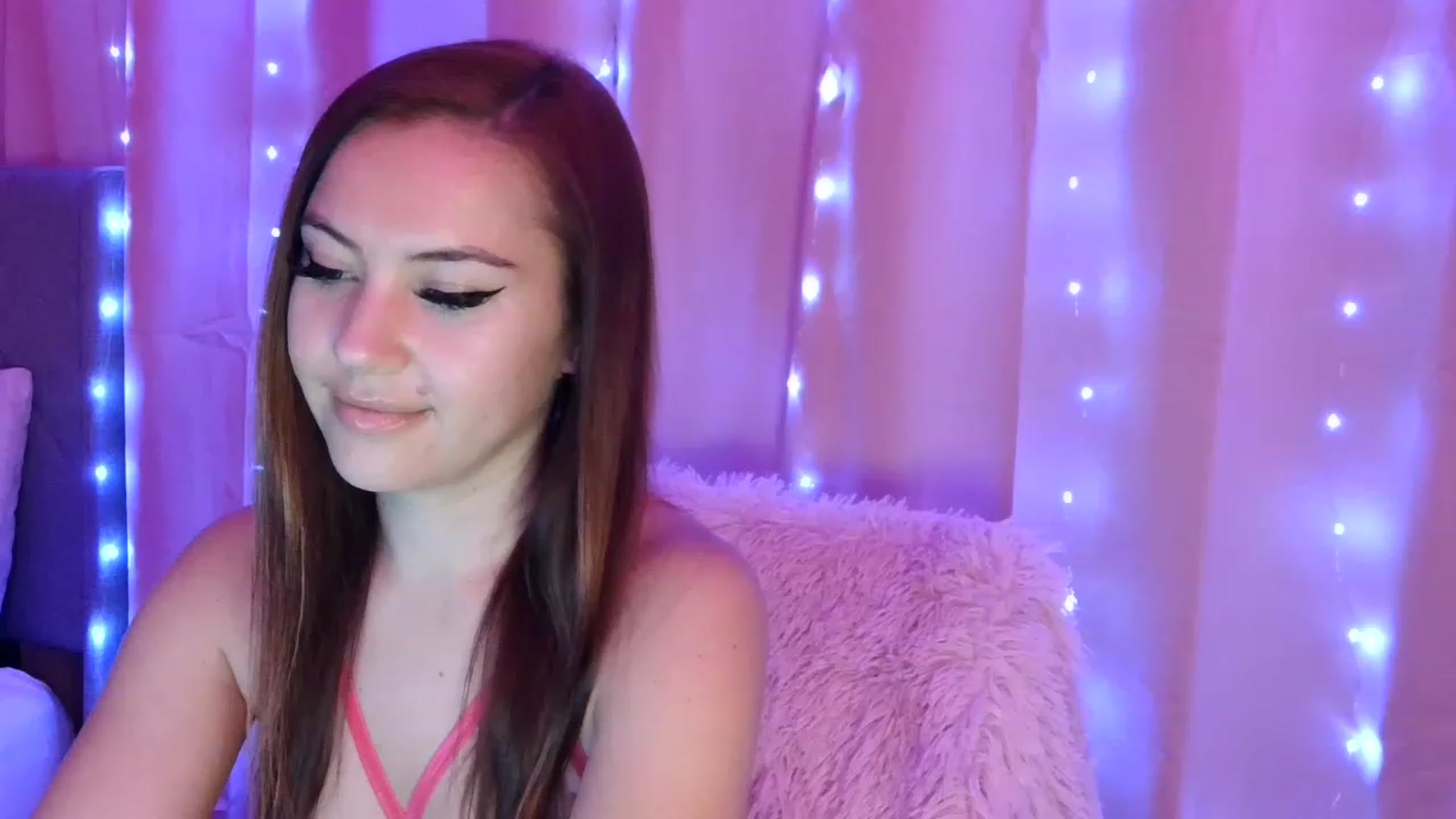 Gallery image thumbnail from Redheademmi's myfreecams stream on, 02/09/2023, 09:22 image 5 of 20